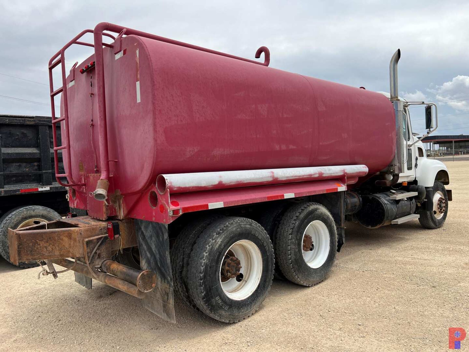 2005 MACK CV713 T/A WATER TRUCK - Image 3 of 24