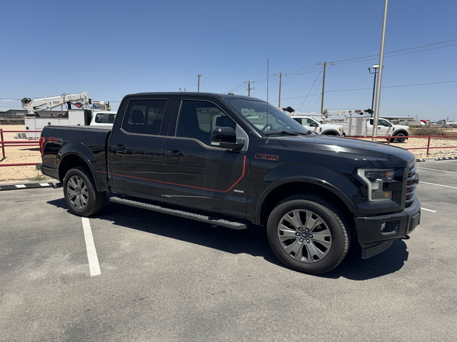 2017 FORD CREW CAB LARIAT 4X4 - Image 17 of 28