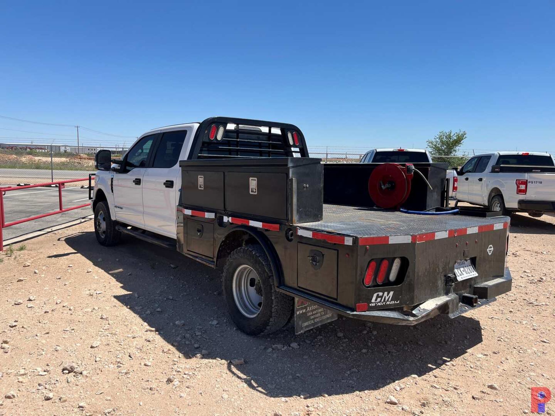 2018 FORD F-350 CREW CAB TRUCK - Image 4 of 7