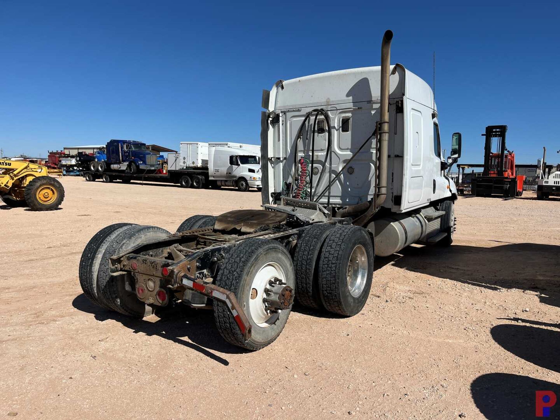 2013 FREIGHTLINER CASCADIA T/A SLEEPER HAUL TRUCK - Image 3 of 7