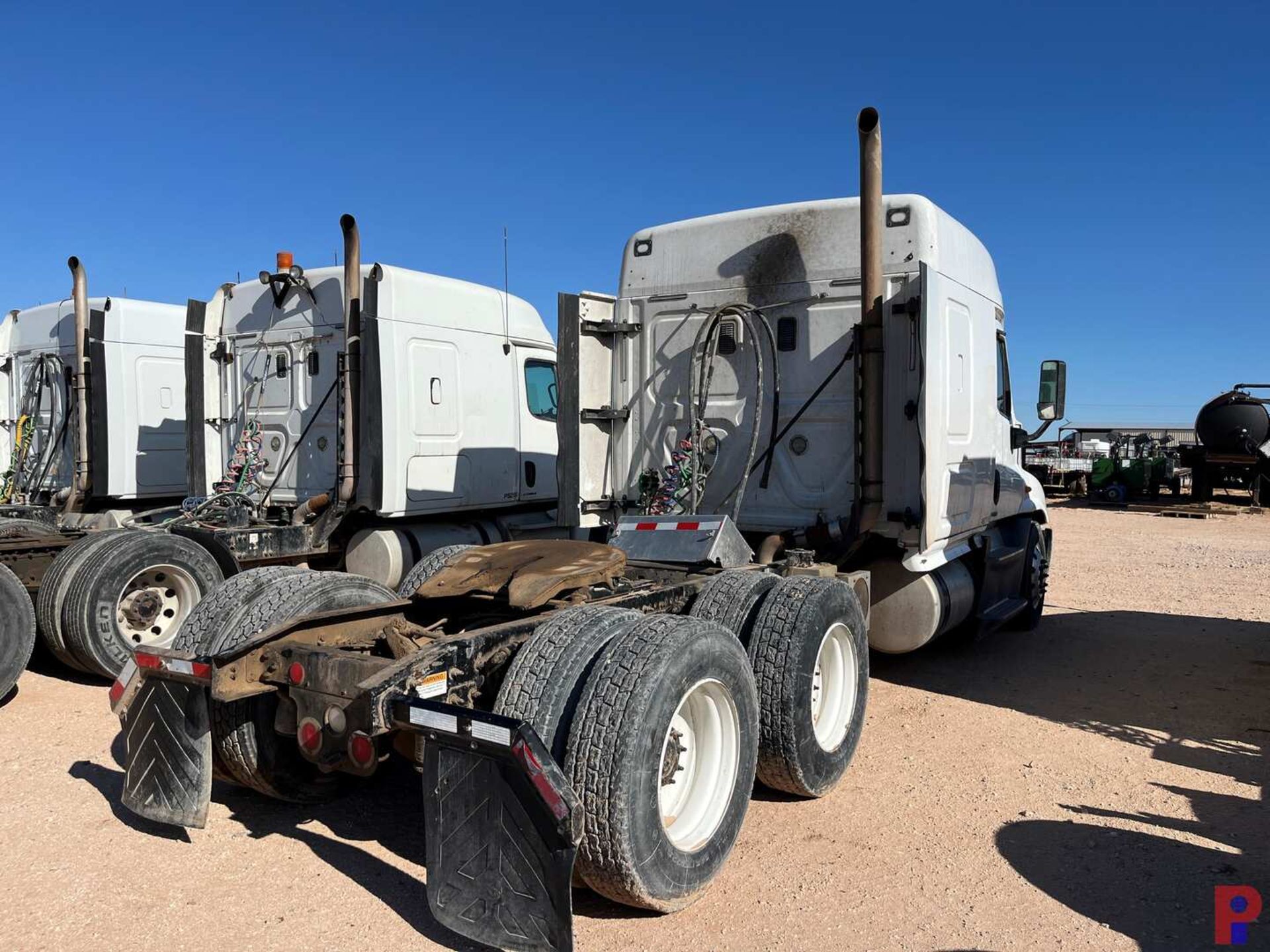 2015 FREIGHTLINER CASCADIA T/A SLEEPER HAUL TRUCK - Image 3 of 8