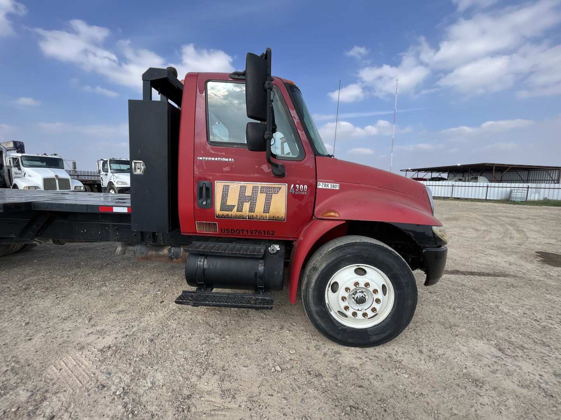 2006 INTERNATIONAL 4300 SBA S/A FLATBED TRUCK - Image 21 of 36