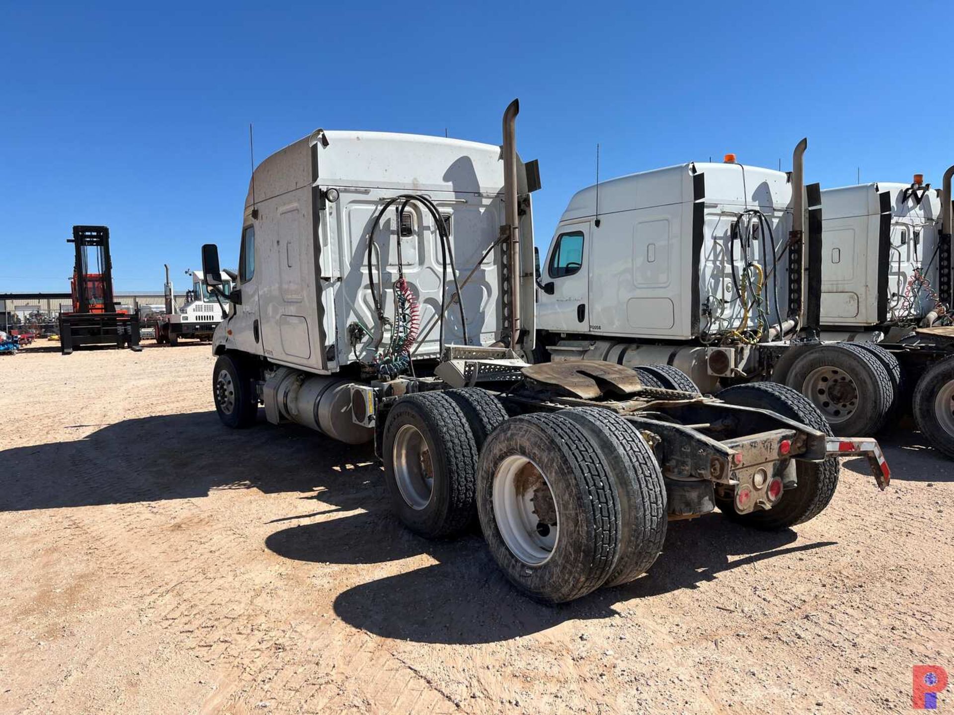 2013 FREIGHTLINER CASCADIA T/A SLEEPER HAUL TRUCK - Image 4 of 7