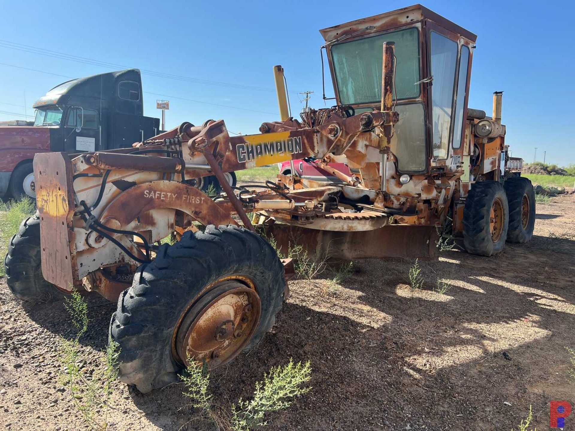 CHAMPION 710A MOTOR GRADER