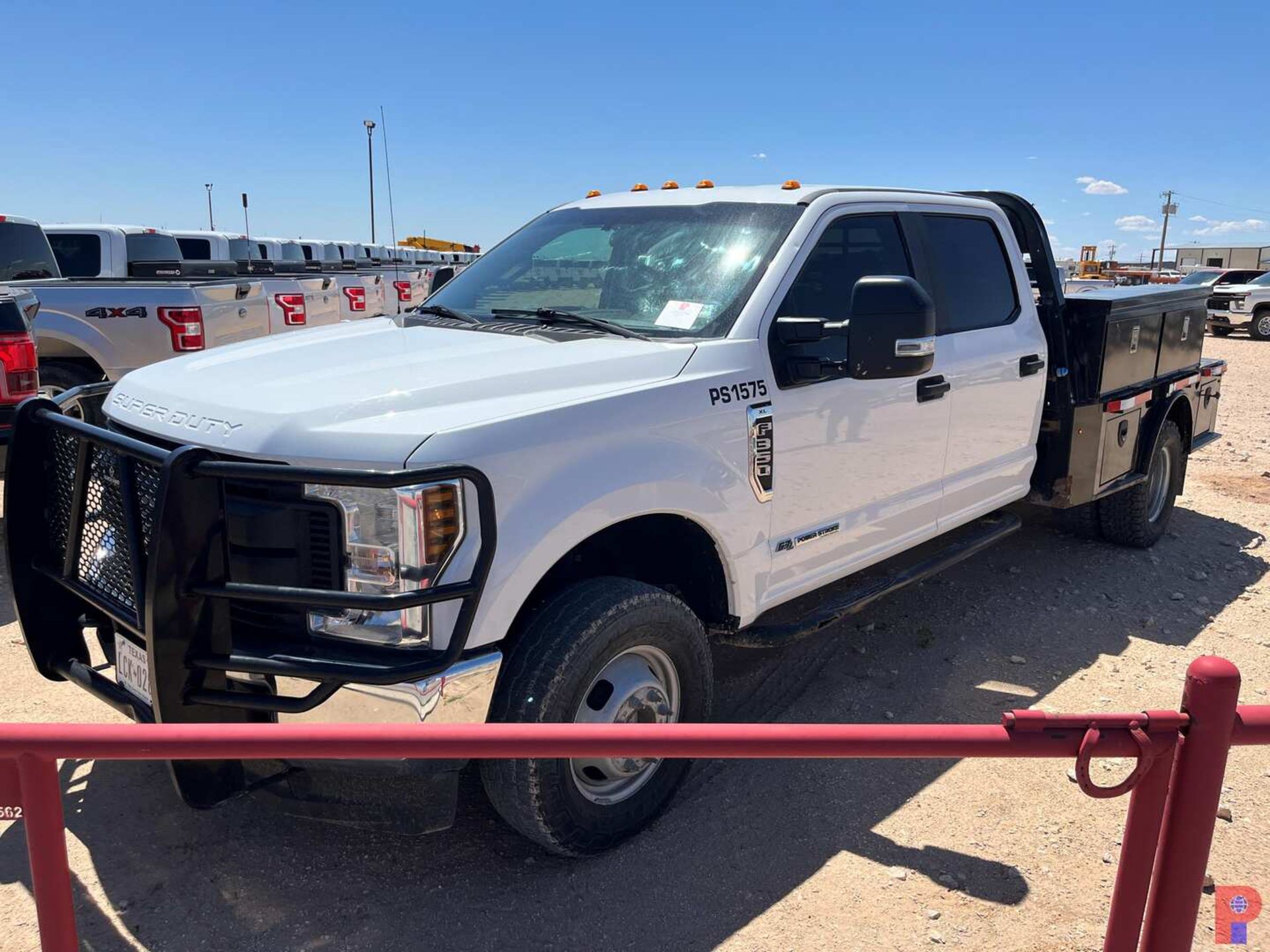 2018 FORD F-350 CREW CAB TRUCK - Image 2 of 7