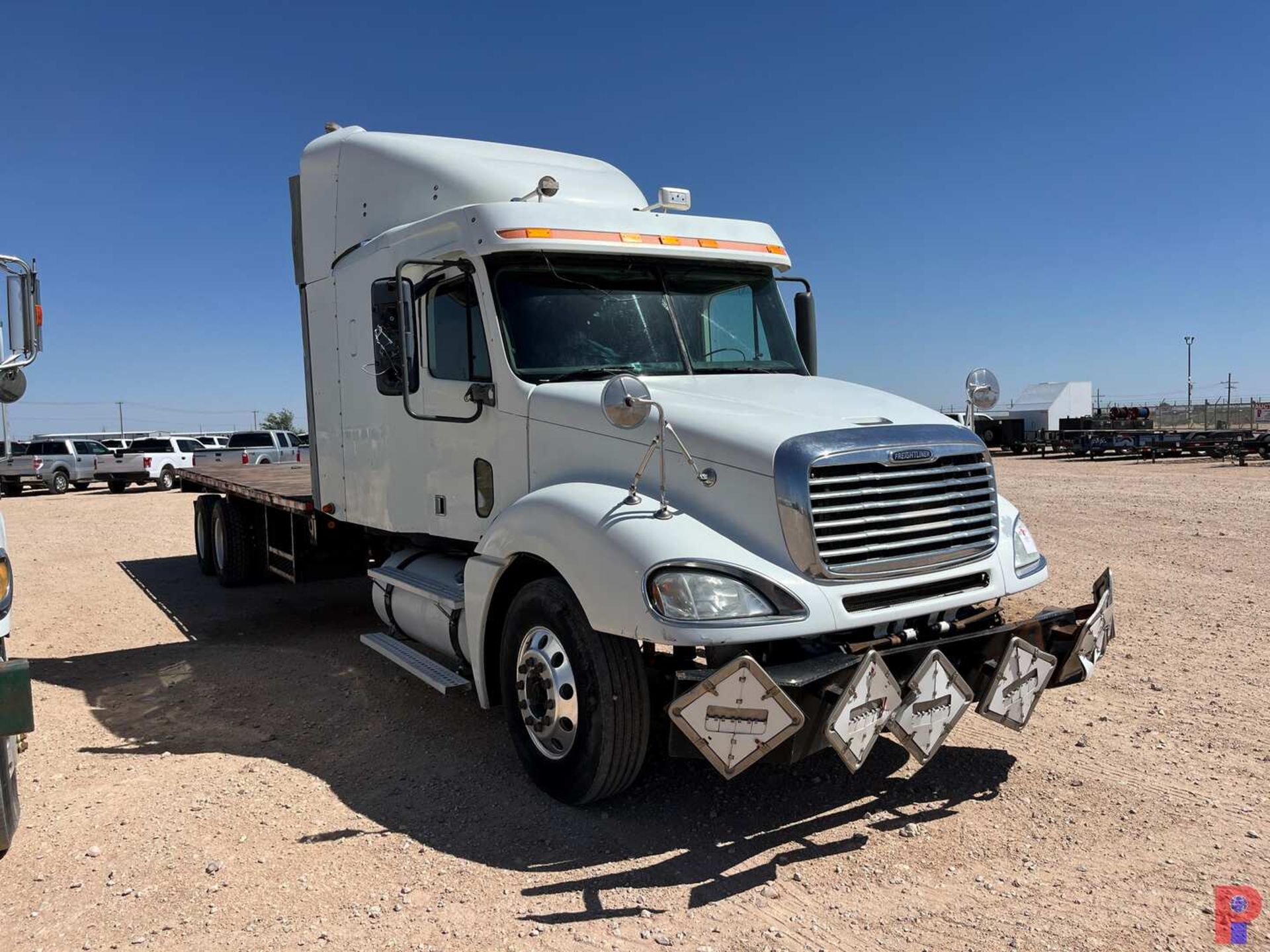 2007 FREIGHTLINER COLUMBIA T/A SLEEPER FLATBED TRUCK