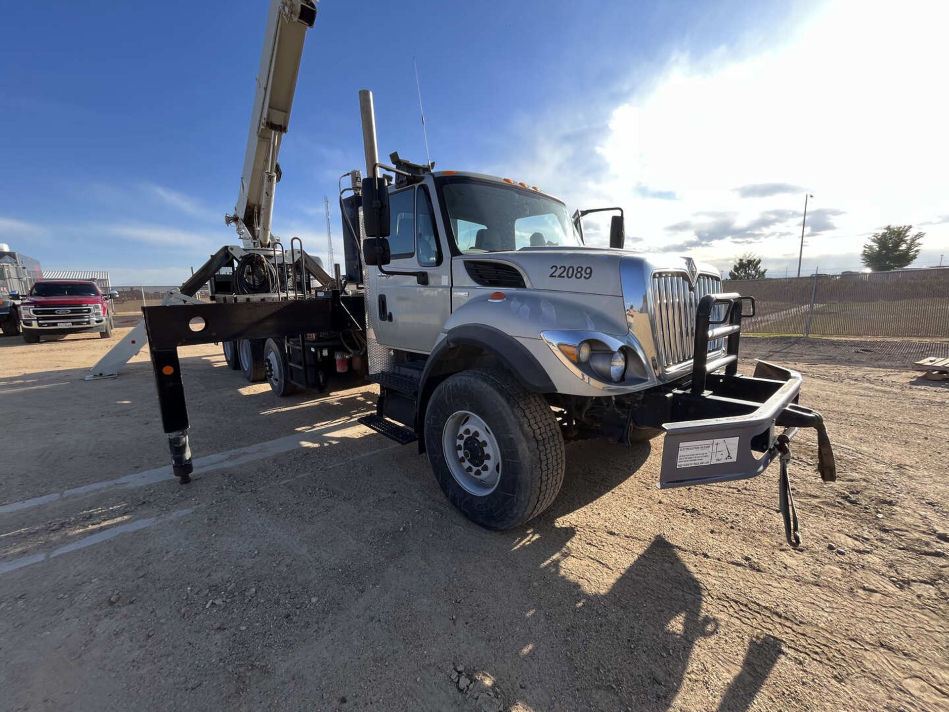 2009 INTERNATIONAL CRANE TRUCK - Image 3 of 27