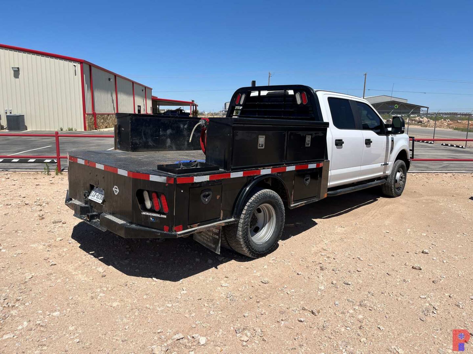 2018 FORD F-350 CREW CAB TRUCK - Image 3 of 7