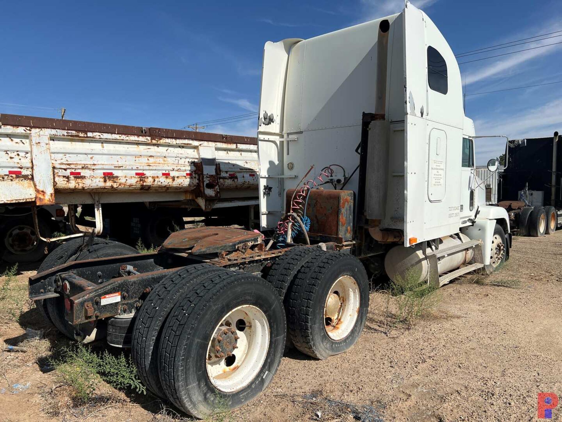 2000 FREIGHTLINER FLD120 - Image 4 of 19