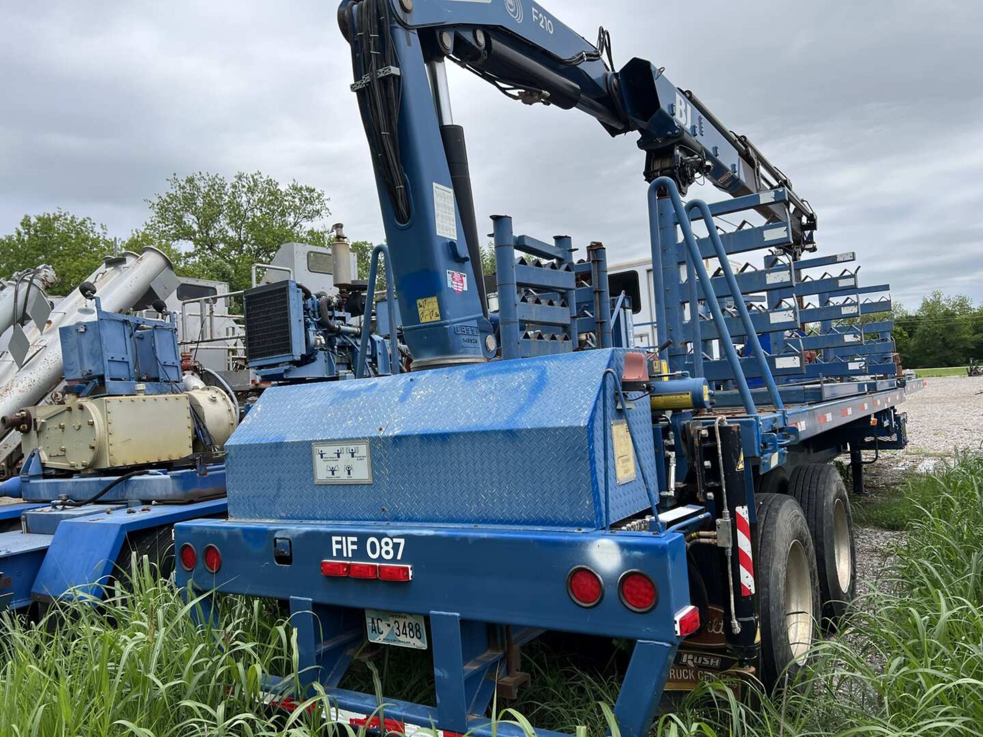 2012 PRATT FLATBED CRANE TRAILER - Image 5 of 30