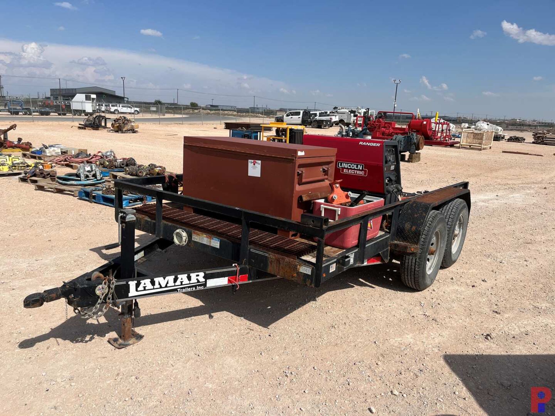 2017 LAMAR 12’ X 7’ T/A TRAILER W/ WELDING MACHINE - Image 2 of 8