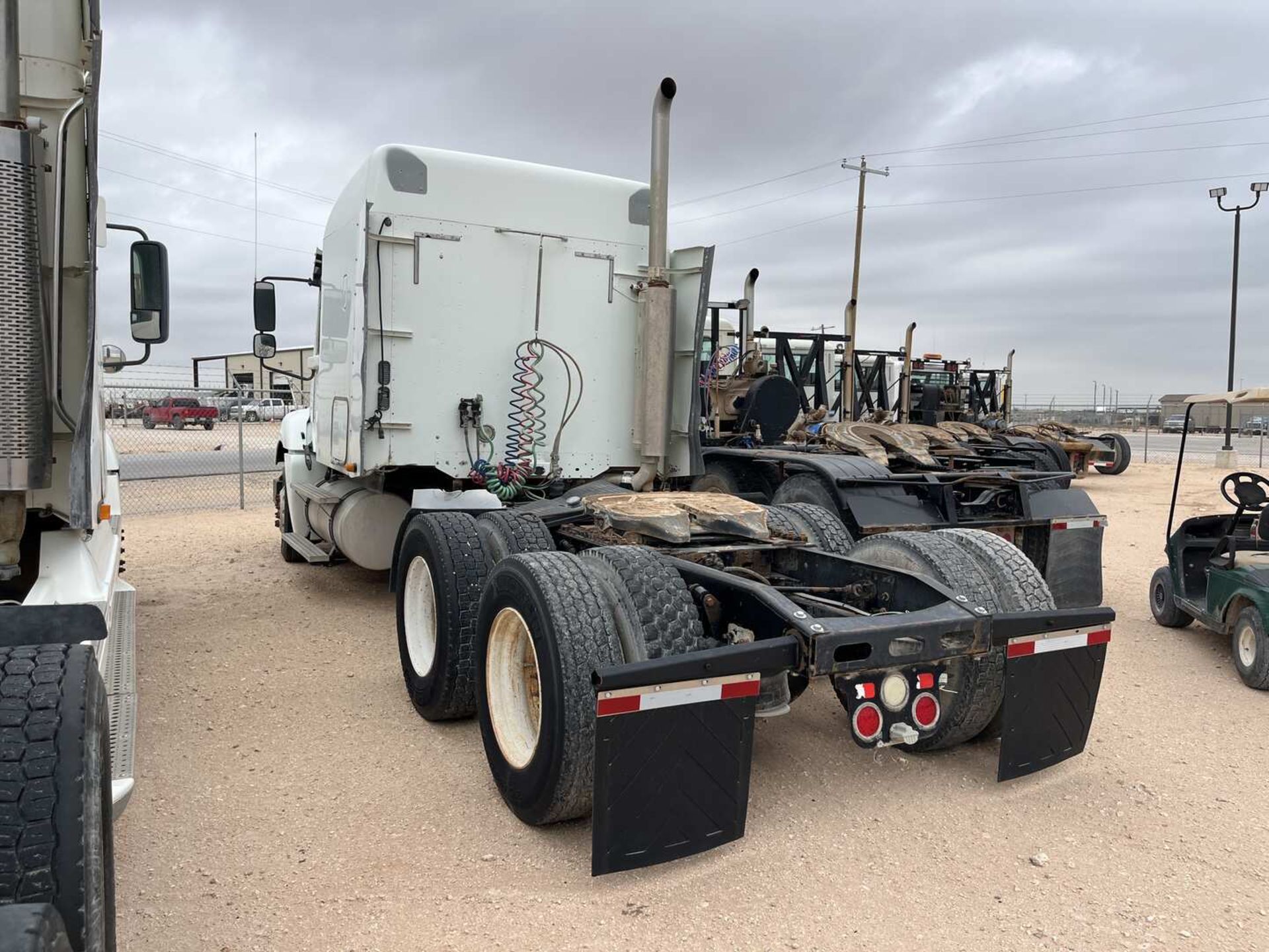 2006 FREIGHTLINER COLUMBIA T/A SLEEPER HAUL TRUCK - Image 4 of 7