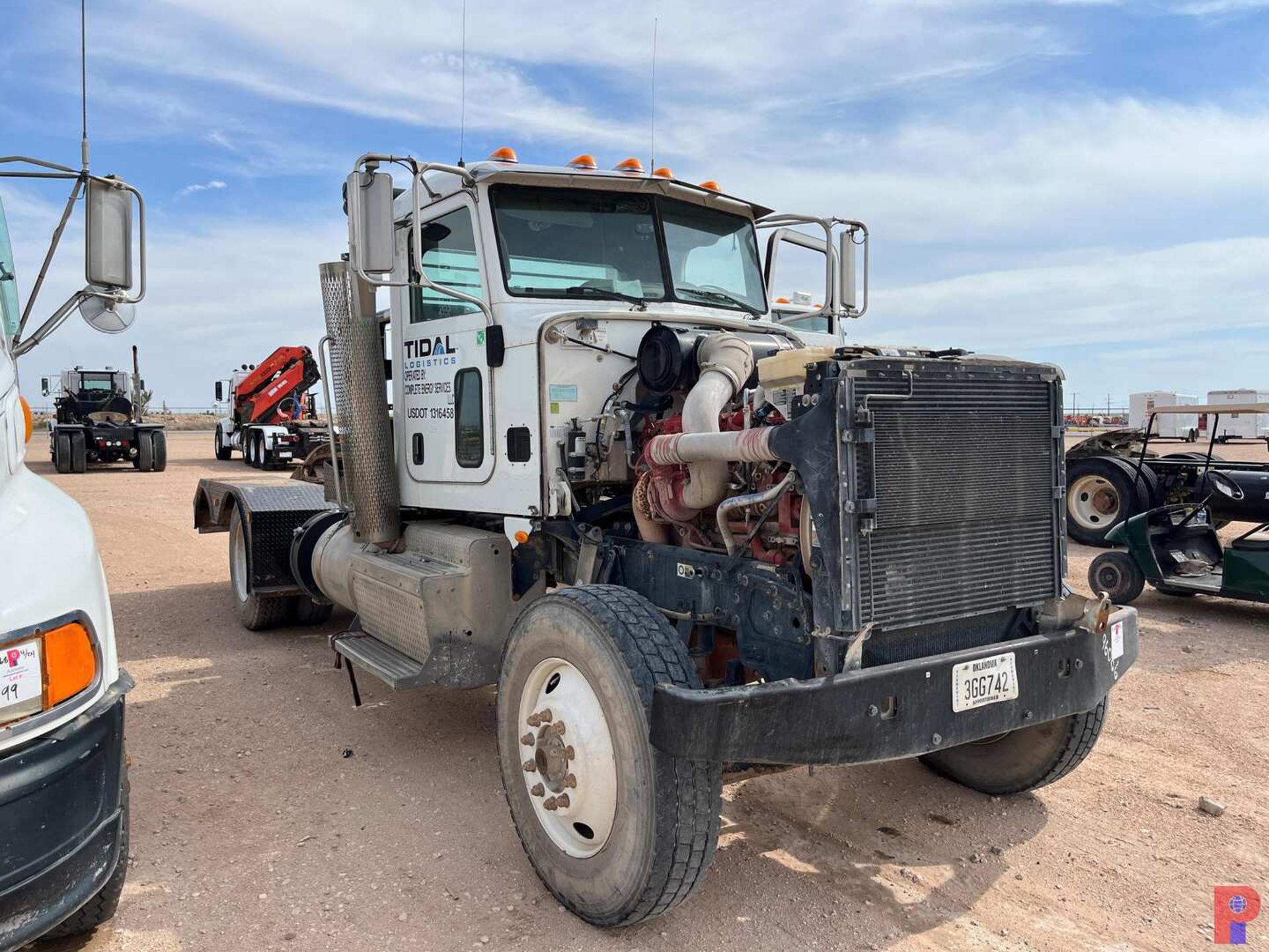 2015 PETERBILT 367 T/A DAYCAB WINCH TRUCK - Image 2 of 9