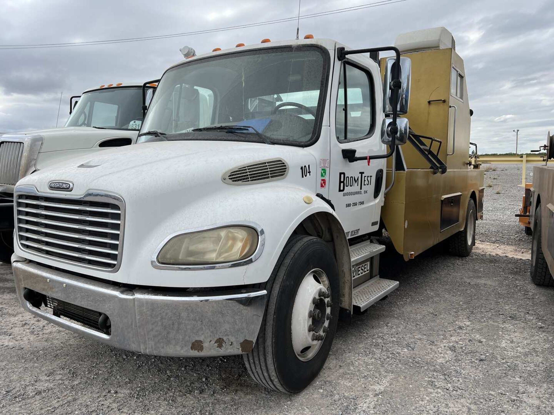 2004 FREIGHTLINER M2 HYDRO TEST TRUCK