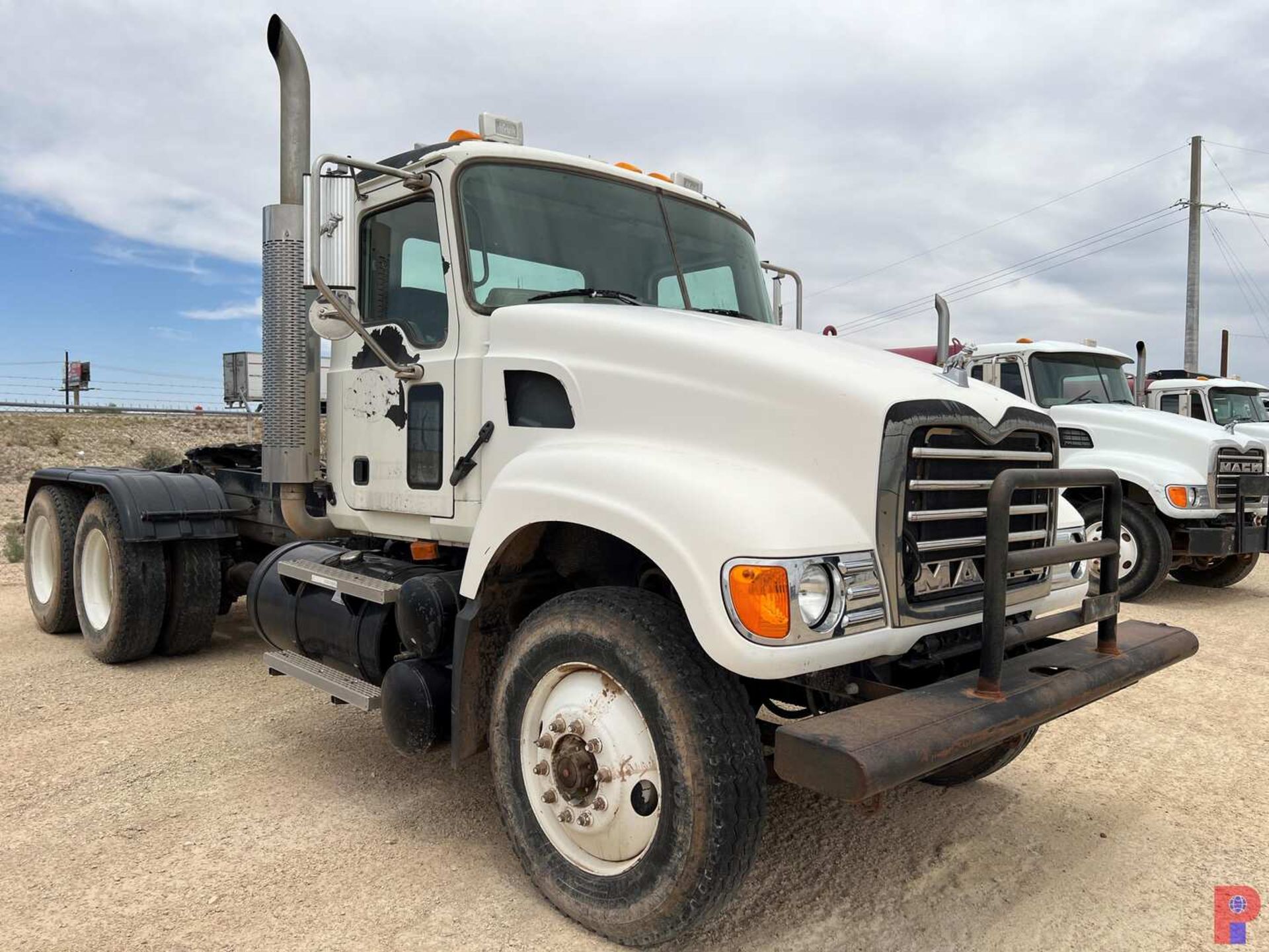 2006 MACK CV713 T/A DAYCAB HAUL TRUCK - Image 2 of 16