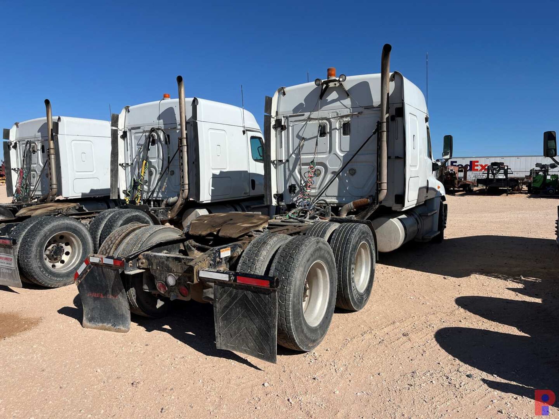 2011 FREIGHTLINER CASCADIA T/A SLEEPER HAUL TRUCK - Image 3 of 8