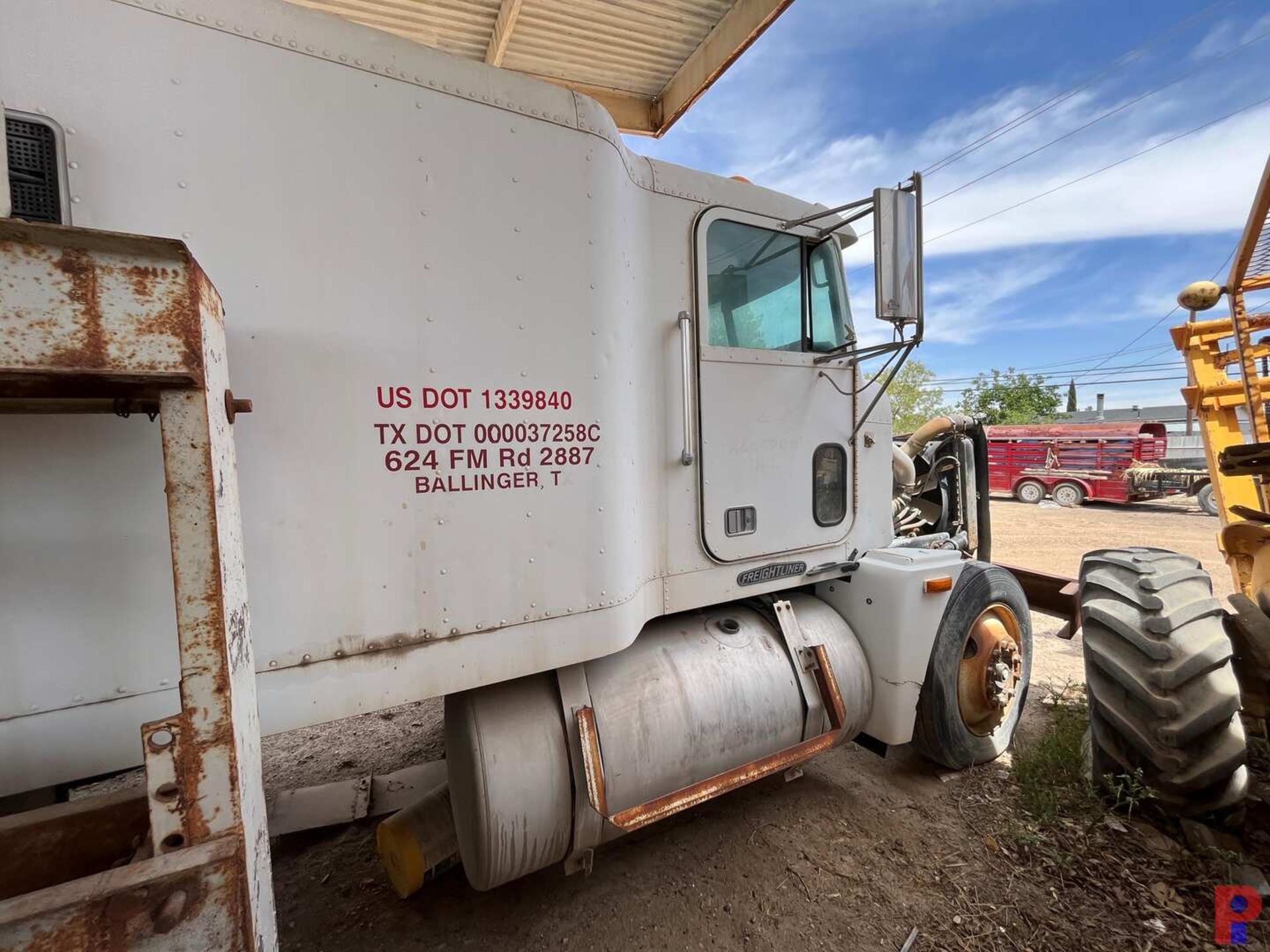 1995 FREIGHTLINER T/A DUMP TRUCK - Image 7 of 13