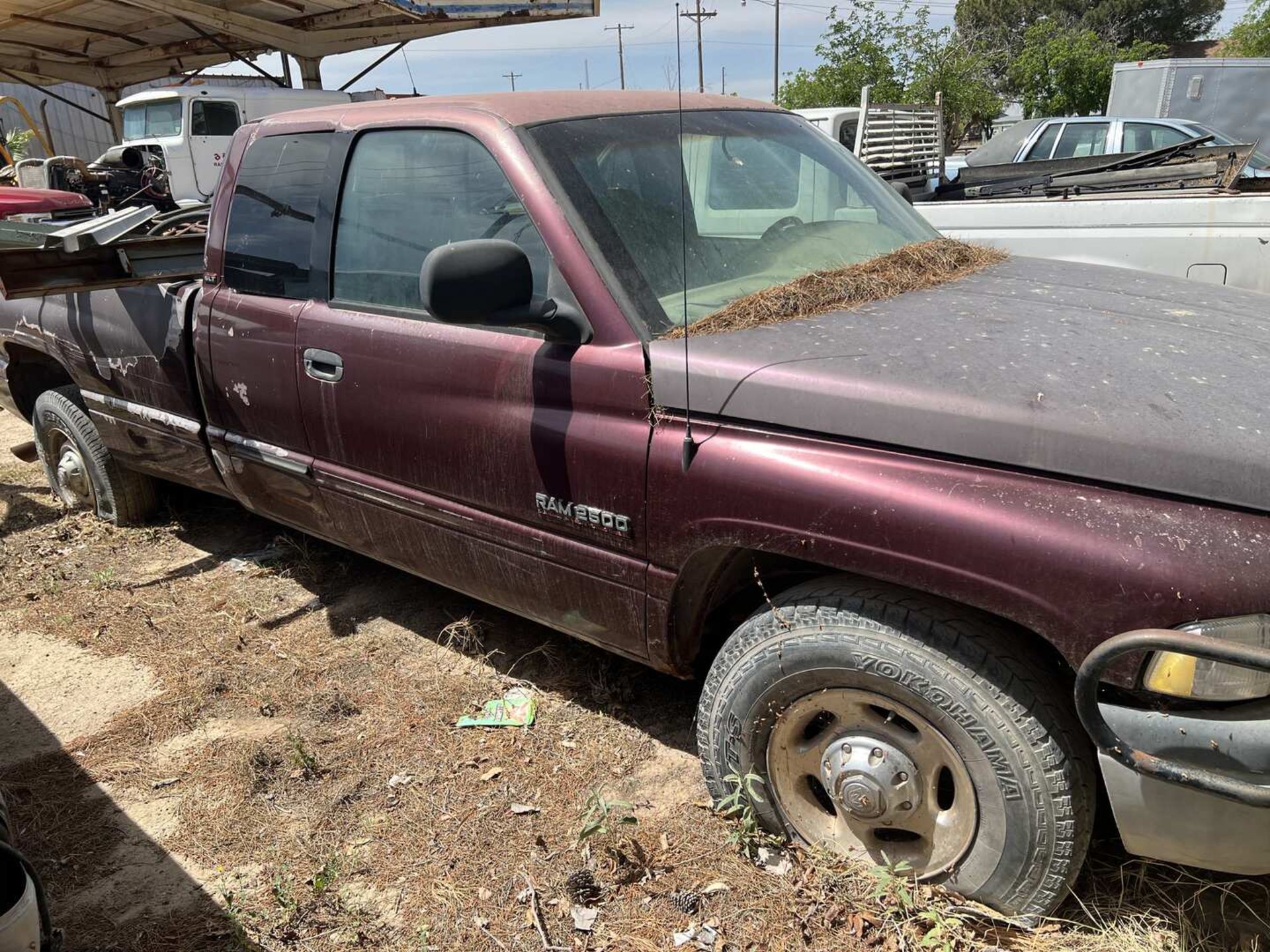 2001 DODGE RAM 2500 EXTENDED CAB PICKUP - Image 2 of 16