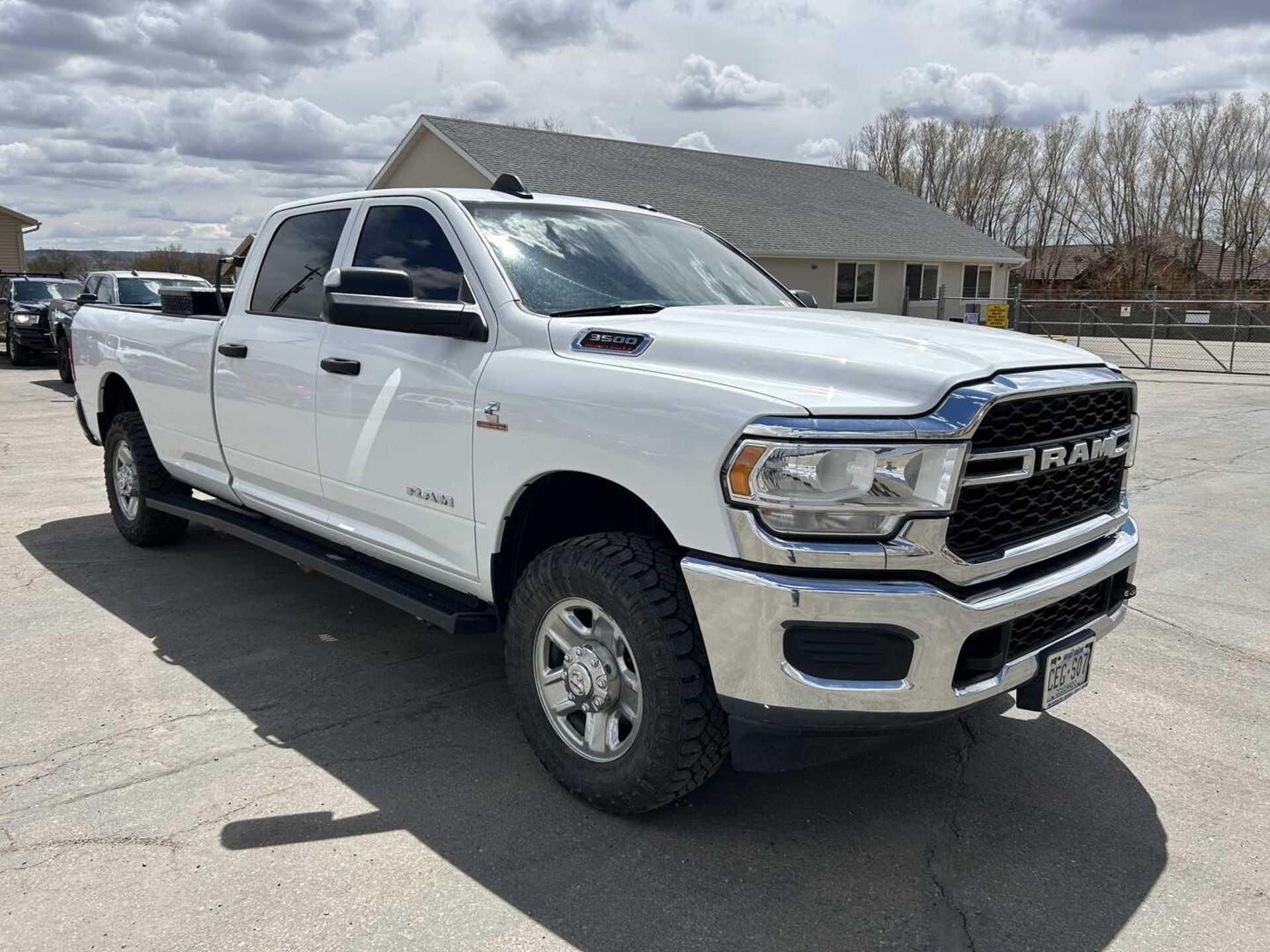 2022 RAM 3500 HEAVY DUTY CREW CAB 4X4 - Image 2 of 16