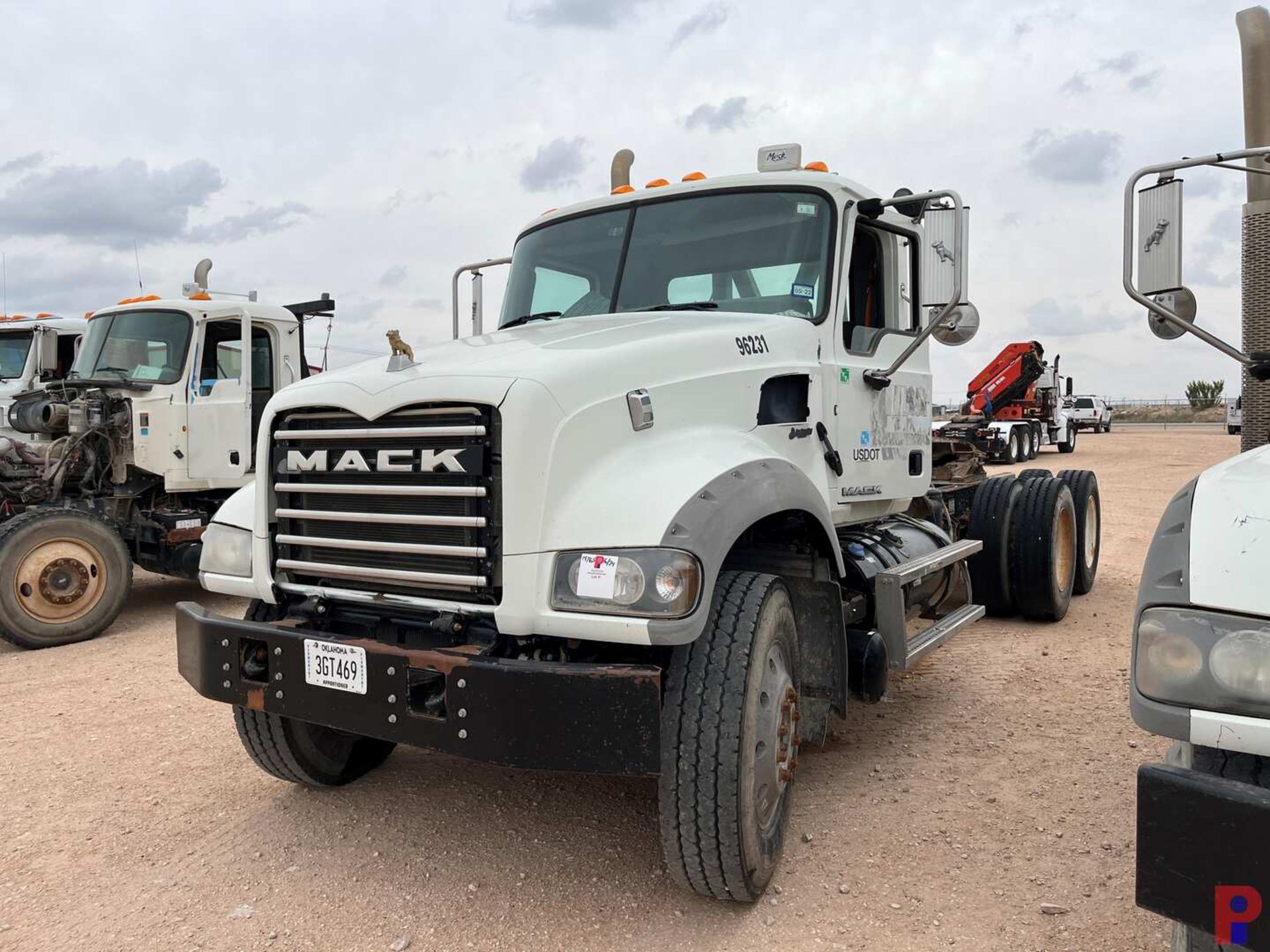 2014 MACK GU713 T/A DAYCAB VAC TRUCK