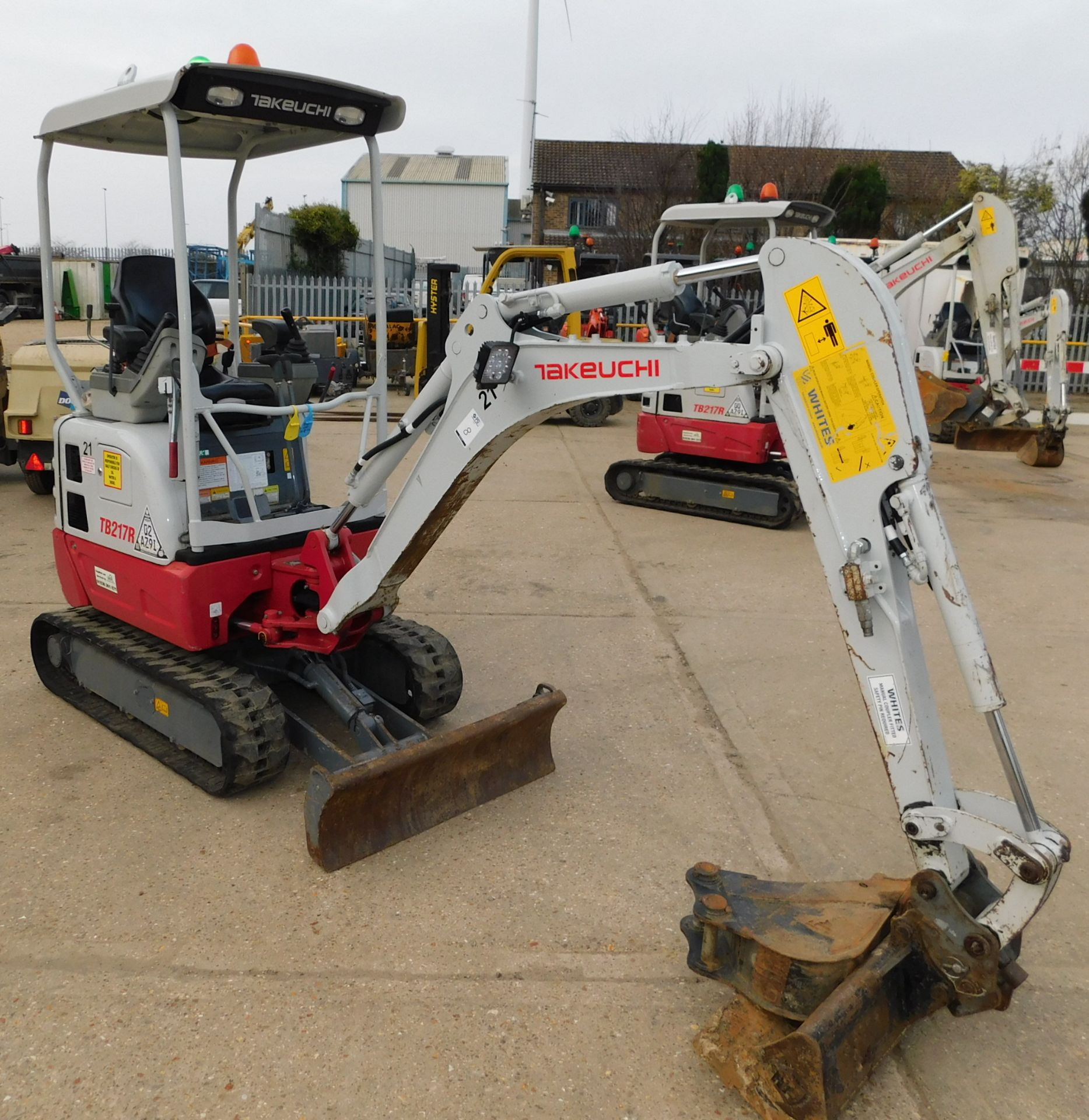 Takeuchi TB217R Mini-Excavator (2021), Check Valves, Manual Quick Hitch, Blade, Hydraulic - Image 4 of 12