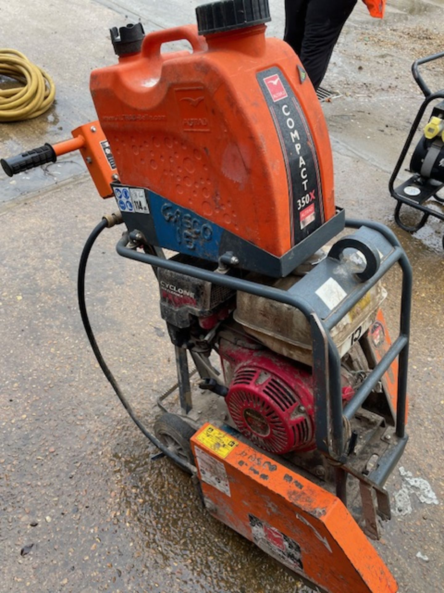 Altrad Belle Compact 350X Model GSXA01 Concrete Saw (2019) with Honda Petrol Engine (Location: - Image 2 of 4