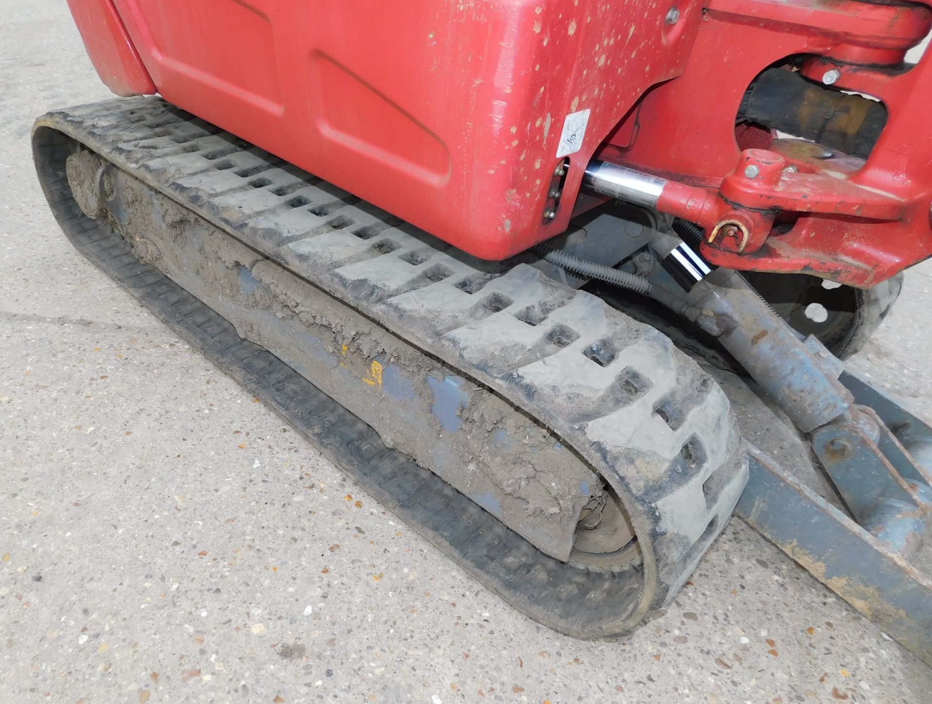 Takeuchi TB217R Mini-Excavator (2021), Check Valves, Manual Quick Hitch, Blade, Hydraulic - Image 9 of 14