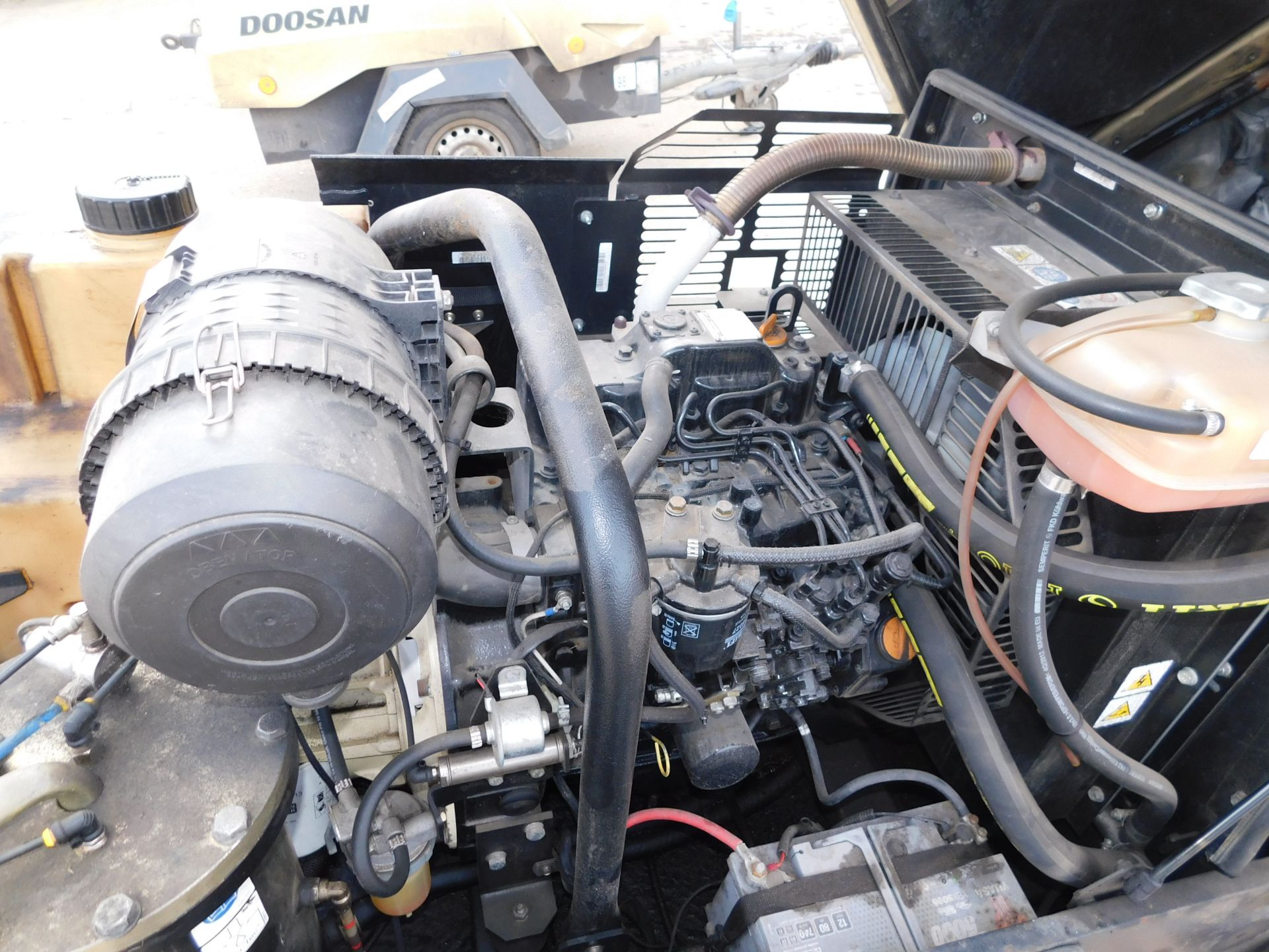 Doosan 731E+ Trailer Mounted Compressor (2013), Serial Number UN5731EFXDY322632, 948 hours ( - Image 9 of 10