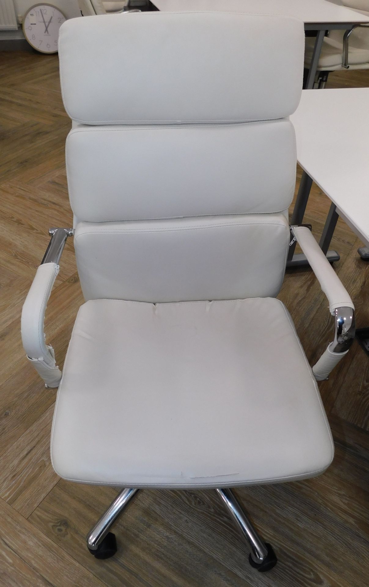 White Laminate, 6 Person Desk, 3,600mm X 1,200mm with 6 White Leather Effect Operators Chairs & 2 - Bild 4 aus 4
