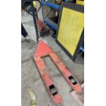 Hydraulic pallet Truck (Location: March, Cambridge. Please Refer to General Notes)