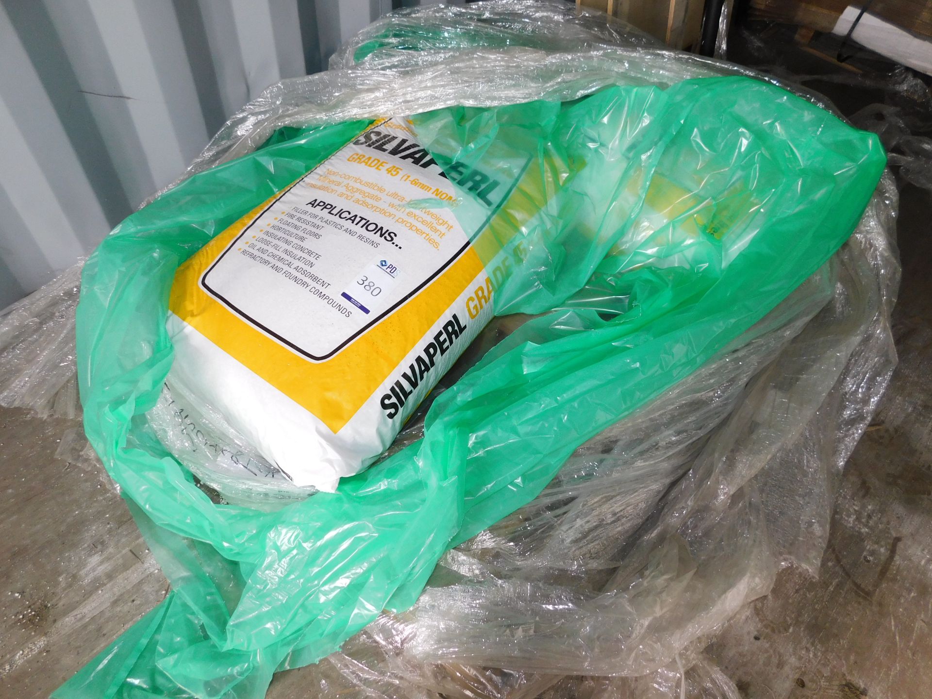 2 Bags of Silva Perl Grade 45 Ultra Lightweight Mineral Aggregate (Located Manchester. Please