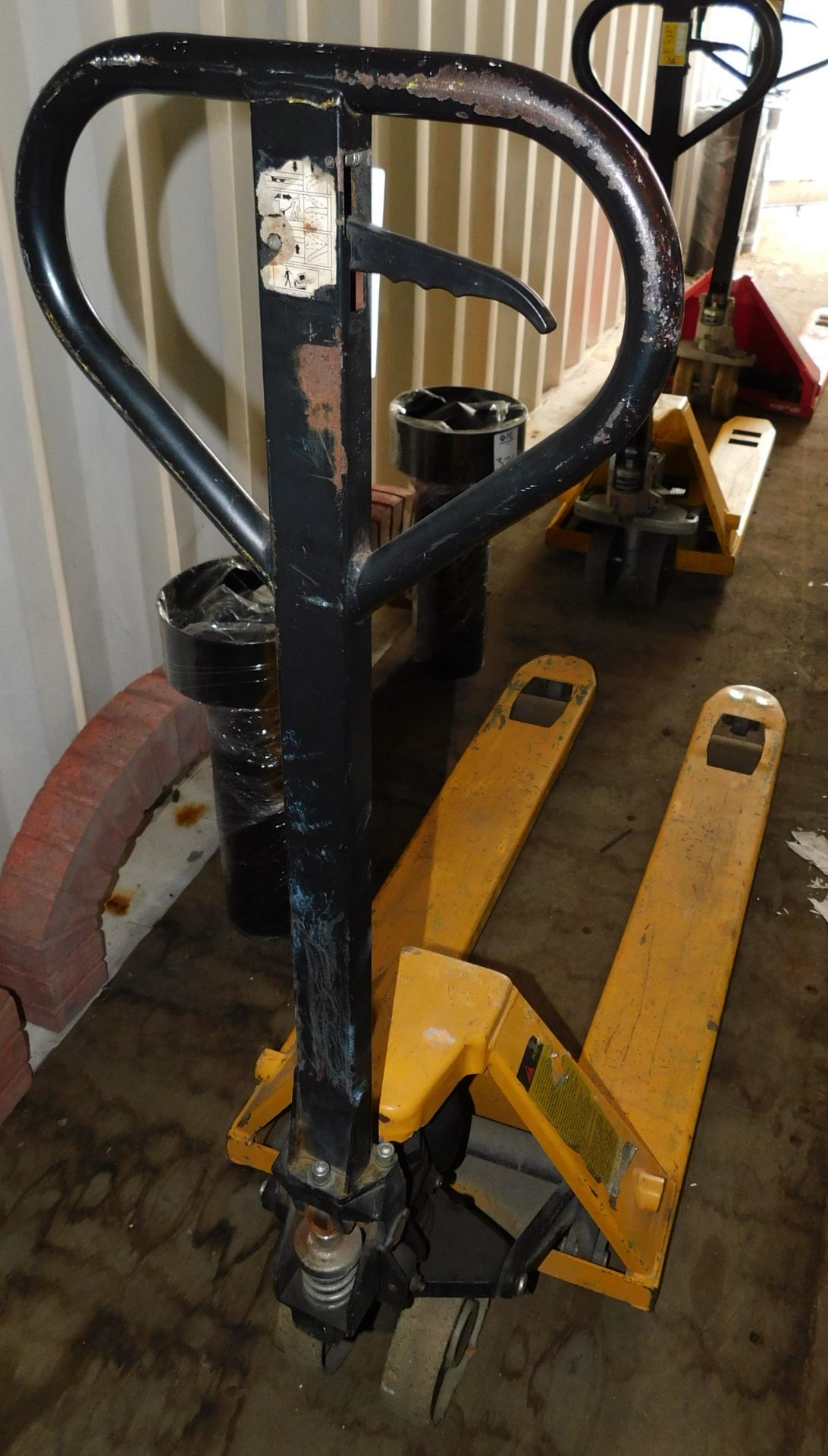 Narrow-Blade Pallet Truck, 2,500kg (Collection Delayed Until Tuesday 16th April) (Located