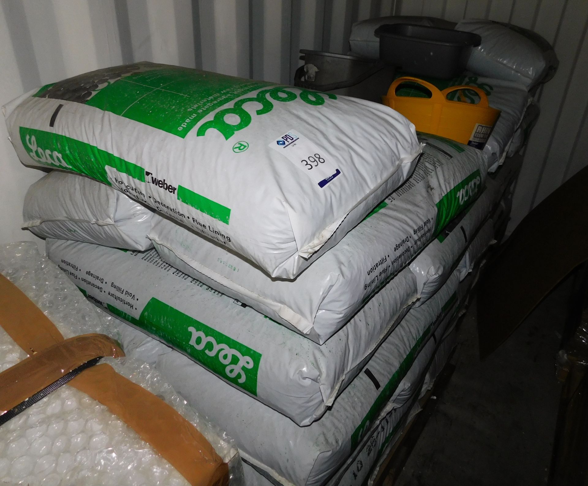 33 Bags of LECA Multi Use Lightweight Aggregate (Located Manchester. Please Refer to General Notes)