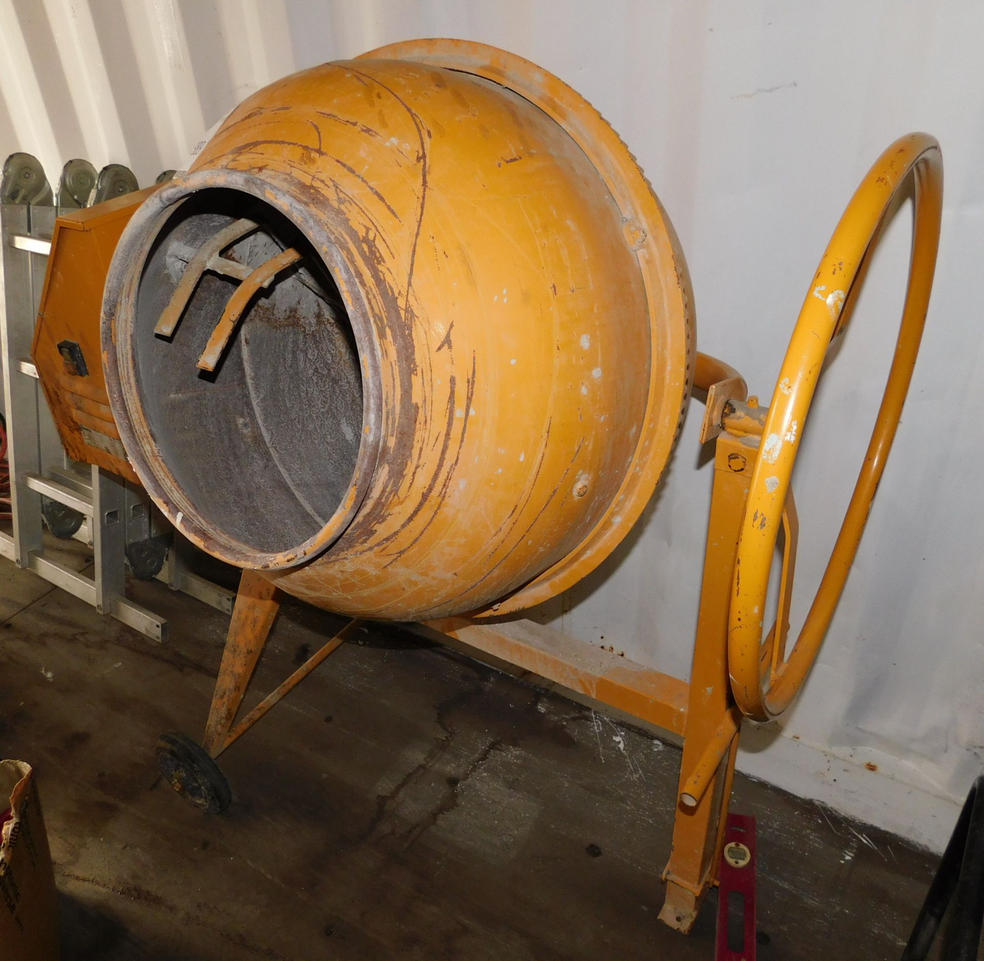 LIS140 Cement Mixer (Located Manchester. Please Refer to General Notes) - Bild 2 aus 4