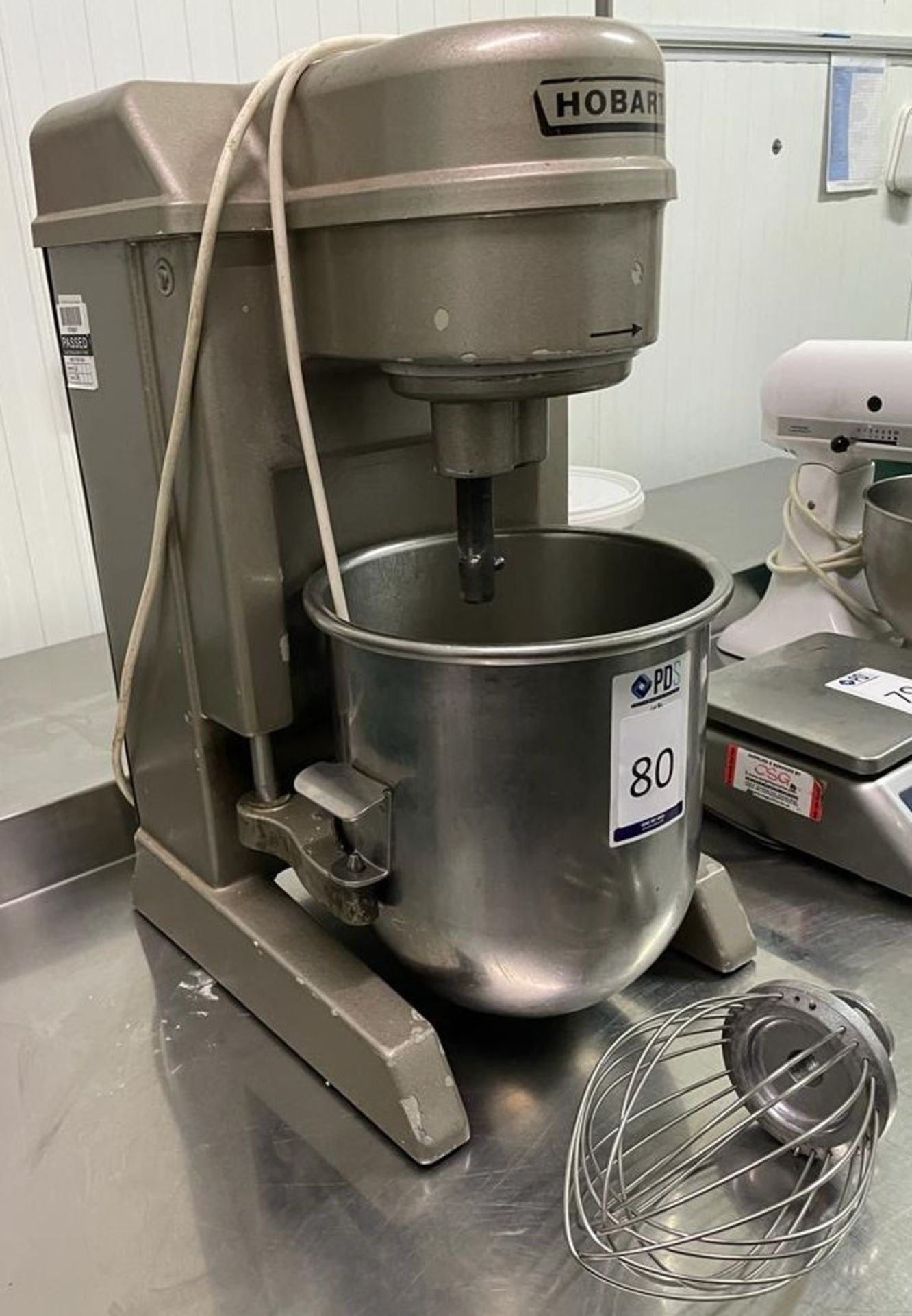 Hobart Bench Top Mixer, 240v with Bowl & Whisk (Location: NW London. Please Refer to General Notes) - Bild 2 aus 2
