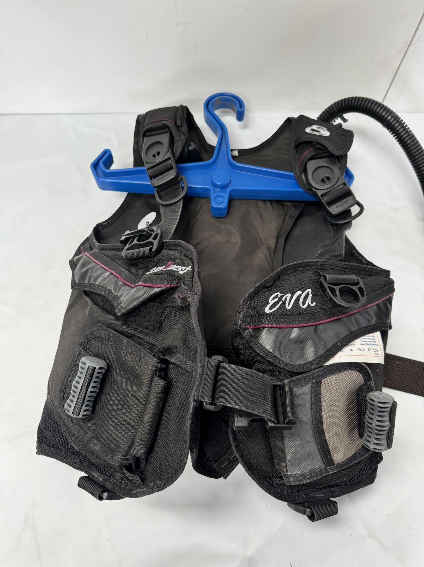 Scuba Pro, Seaquest, Zeagle Aqualung Buoyancy Compensator (Location: Brentwood. Please Refer to - Image 5 of 8