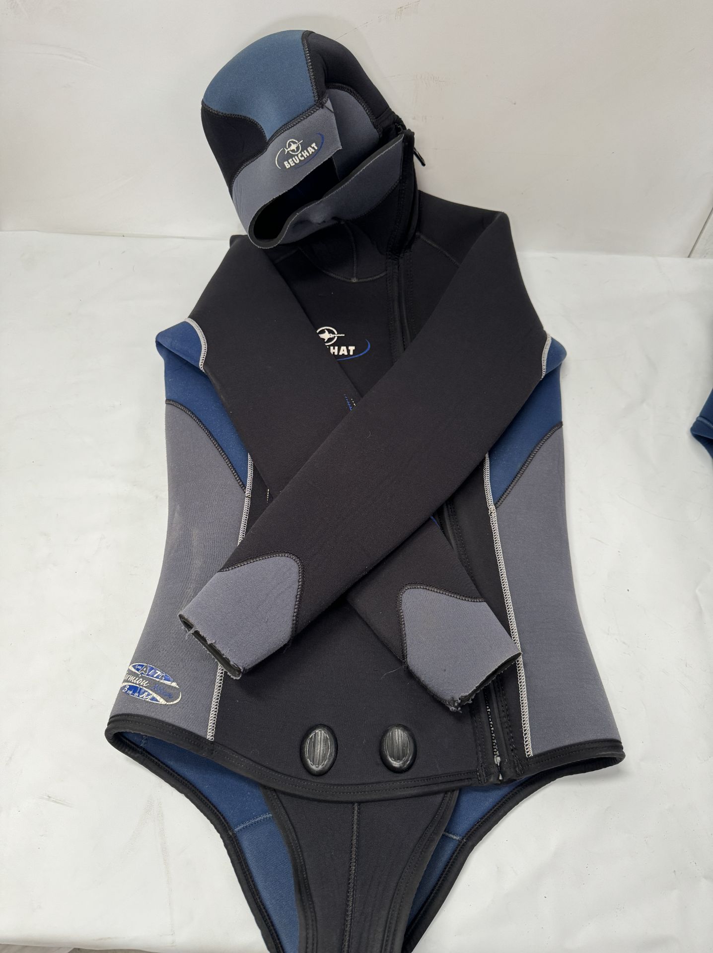 Scuba Pro EverDri4 Scuba Suit with Two Beuchat Shorties (Location: Brentwood. Please Refer to - Image 6 of 9