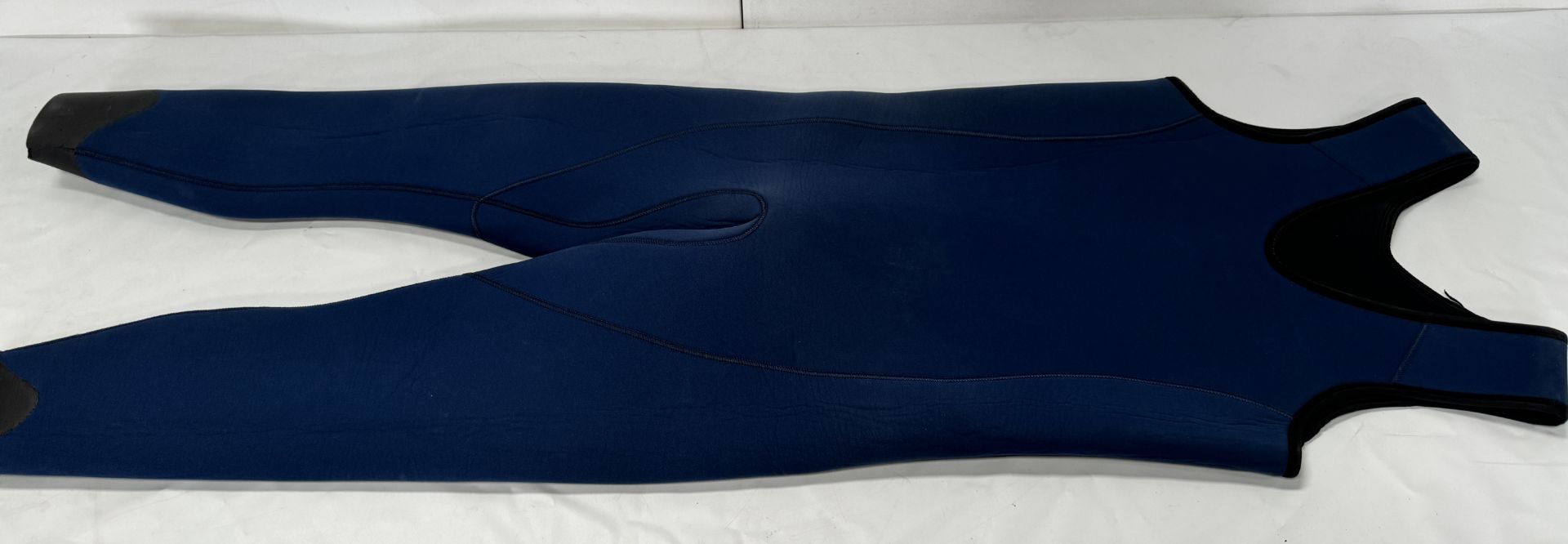 Kids Osprey Wetsuit, Aqua Lung Woman’s Wetsuit (Size M), Beuchat & Seac Wetsuits (Location: - Bild 9 aus 10