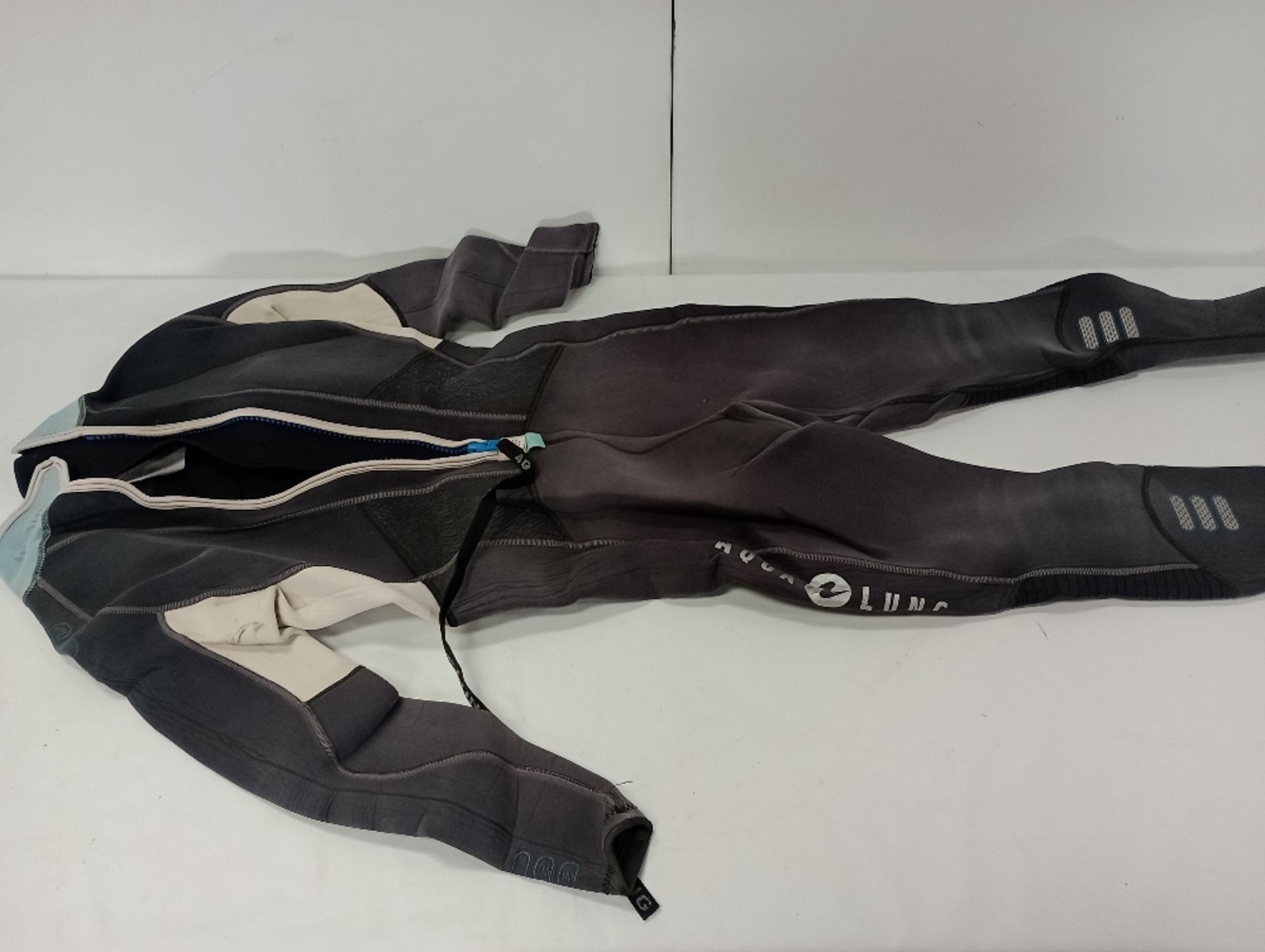 Collection of Wetsuits (Location: Brentwood. Please Refer to General Notes) - Image 13 of 37