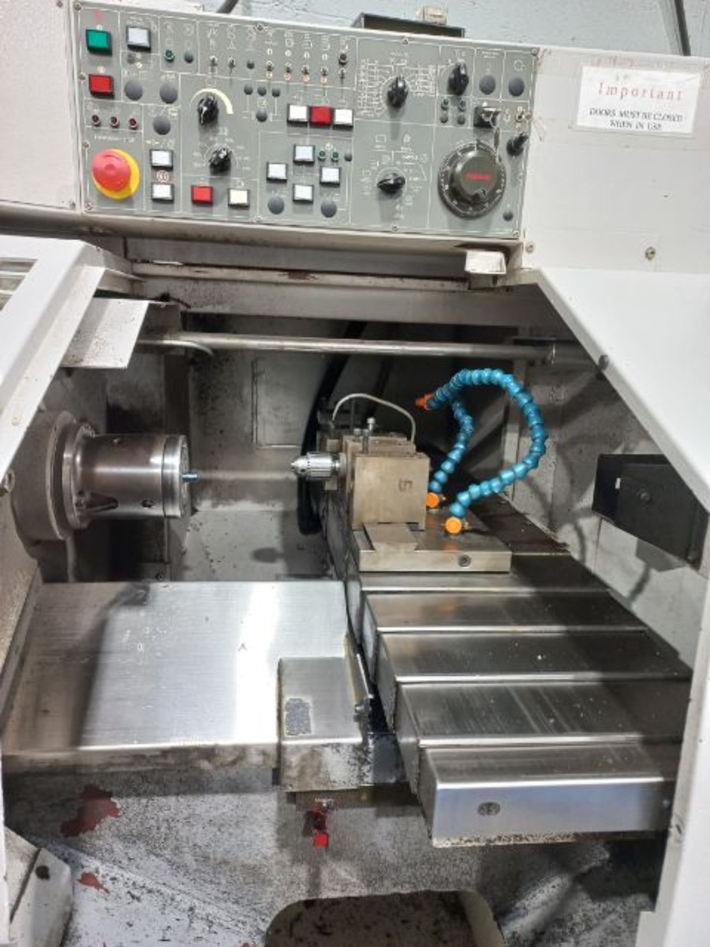 Goodway TA-32 CNC Lathe (2002) Serial Number 81692 with Goodway BF-654 Bar Feed (Location: Earls - Bild 9 aus 10