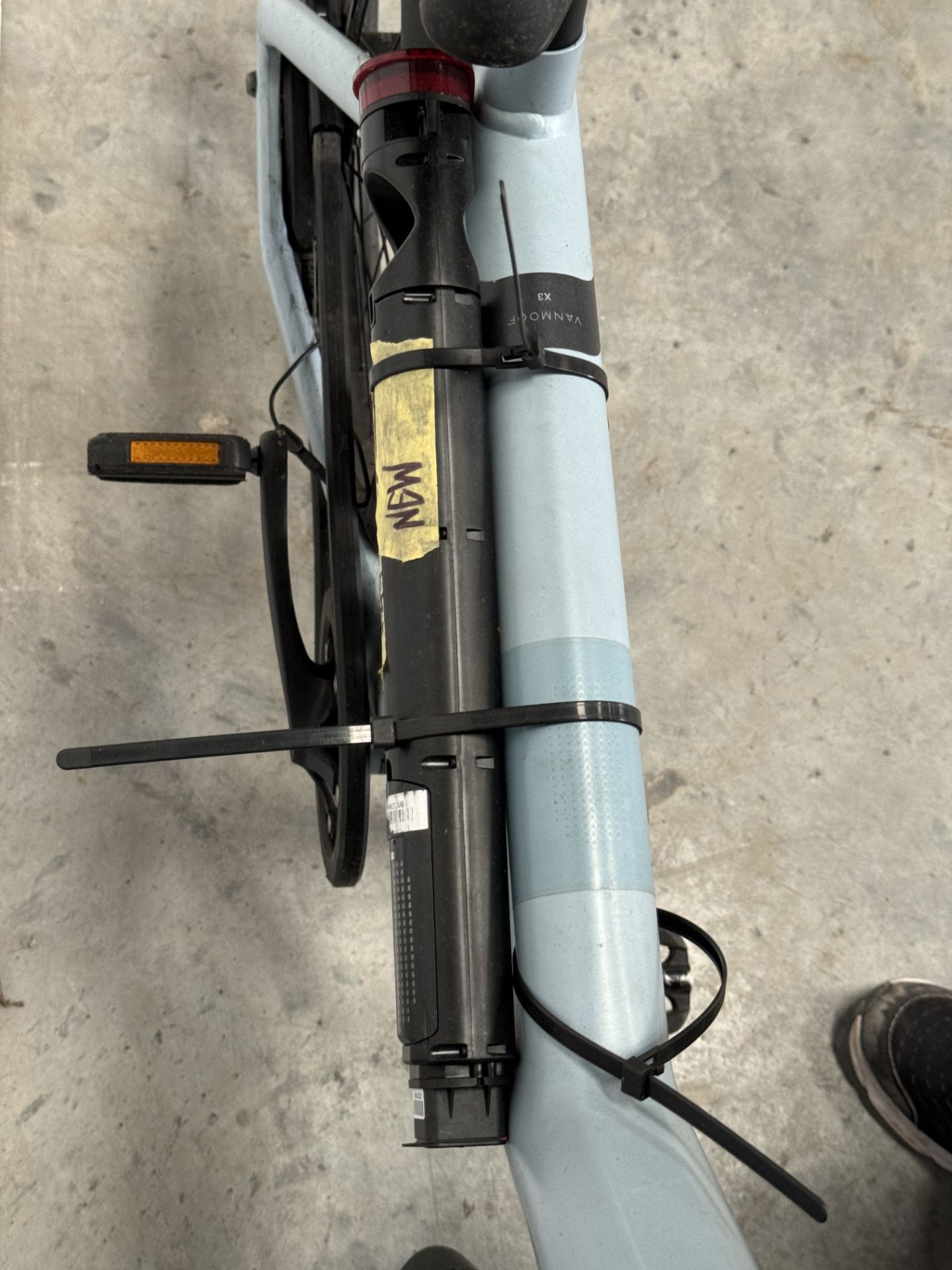 VanMoof X3 Electric Bike, Frame Number ASY4113420 (NOT ROADWORTHY - FOR SPARES ONLY) (No codes - Image 3 of 3