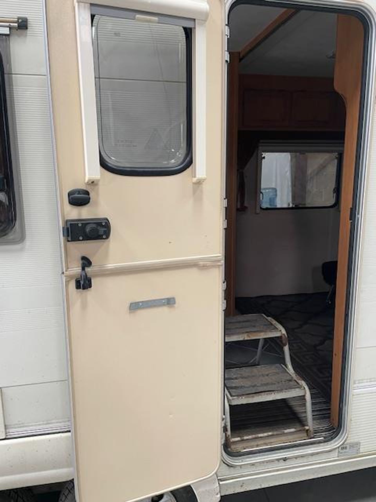 ABI Manhattan 600/6 Twin Axle Caravan, VIN No; SG7TACEABX0242120 (Location: Brentwood. Please - Image 27 of 27