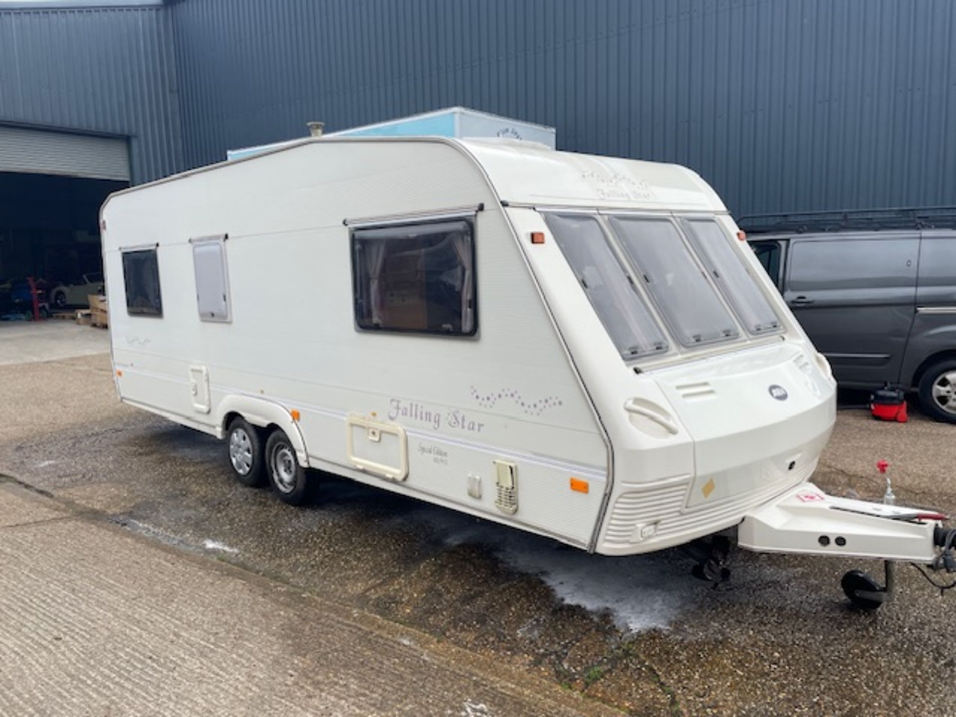 ABI Manhattan 600/6 Twin Axle Caravan, VIN No; SG7TACEABX0242120 (Location: Brentwood. Please - Image 5 of 27