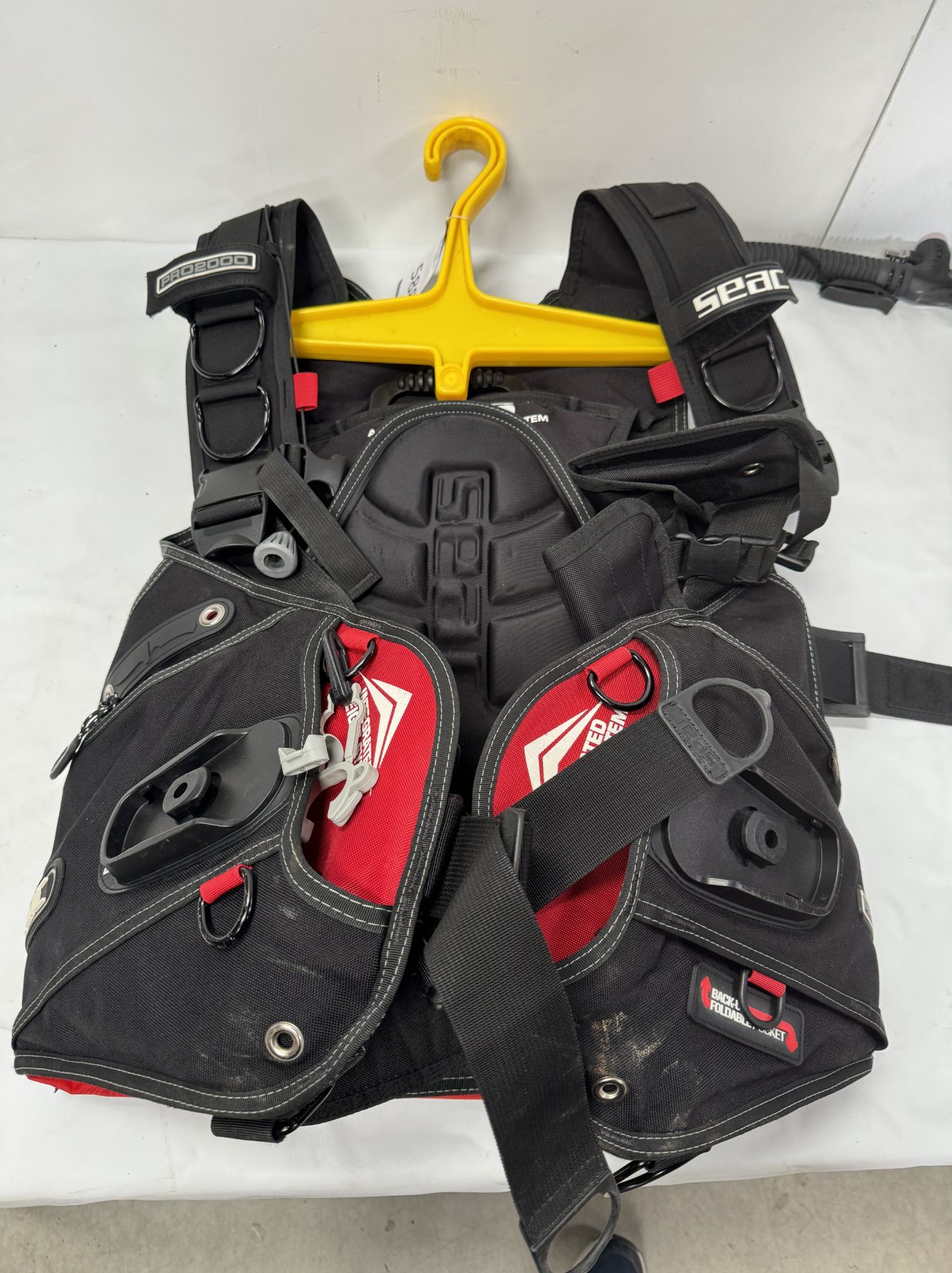 Two SEAC Pro 2000 Buoyancy Compensators (Sizes M & L) (Location: Brentwood. Please Refer to - Image 2 of 5