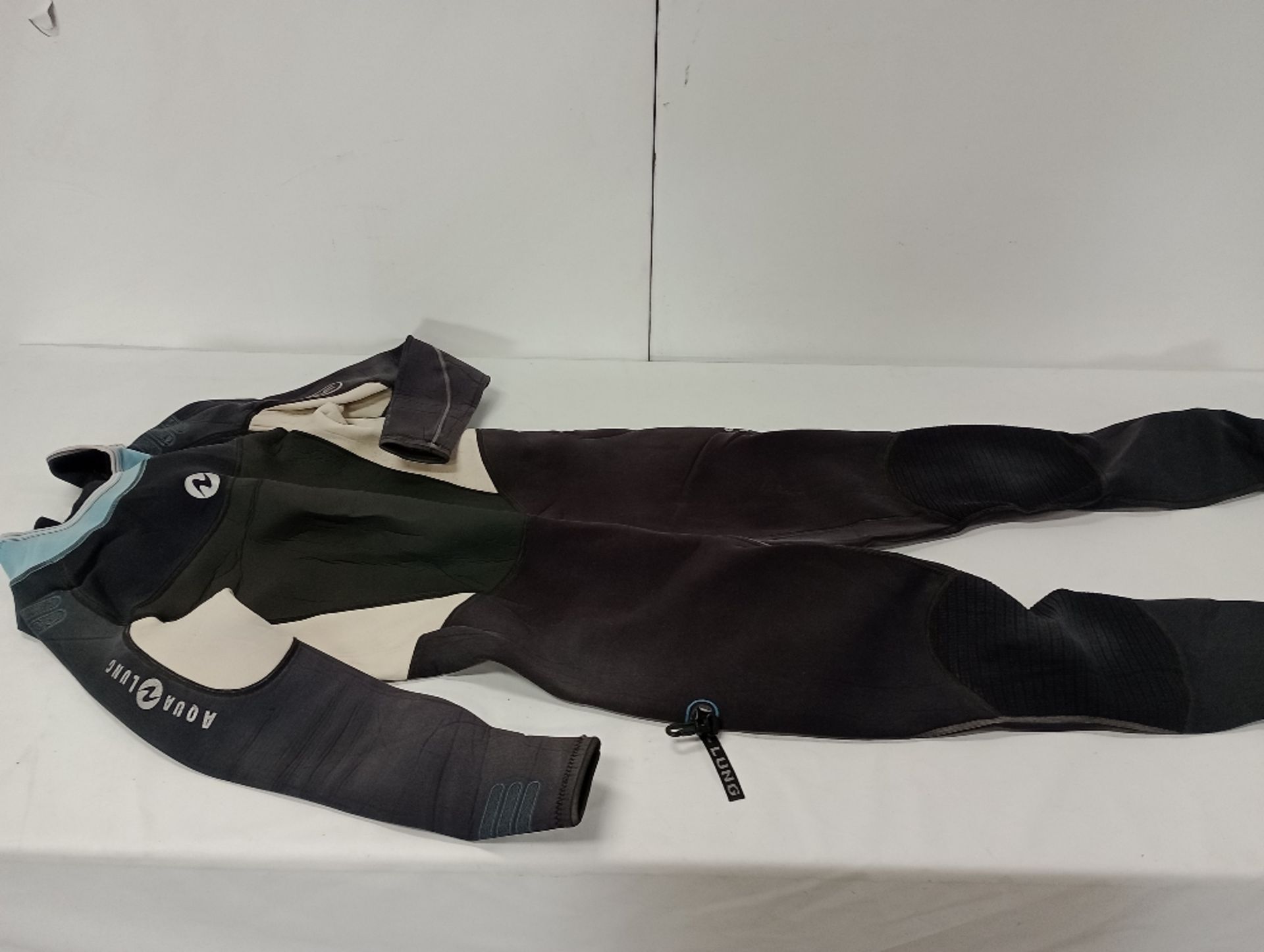 Collection of Wetsuits (Location: Brentwood. Please Refer to General Notes) - Image 18 of 37