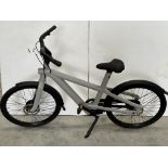 VanMoof S5 Electric Bike, Frame Number Frame Number AVTBGF000100A (NOT ROADWORTHY - FOR SPARES ONLY)