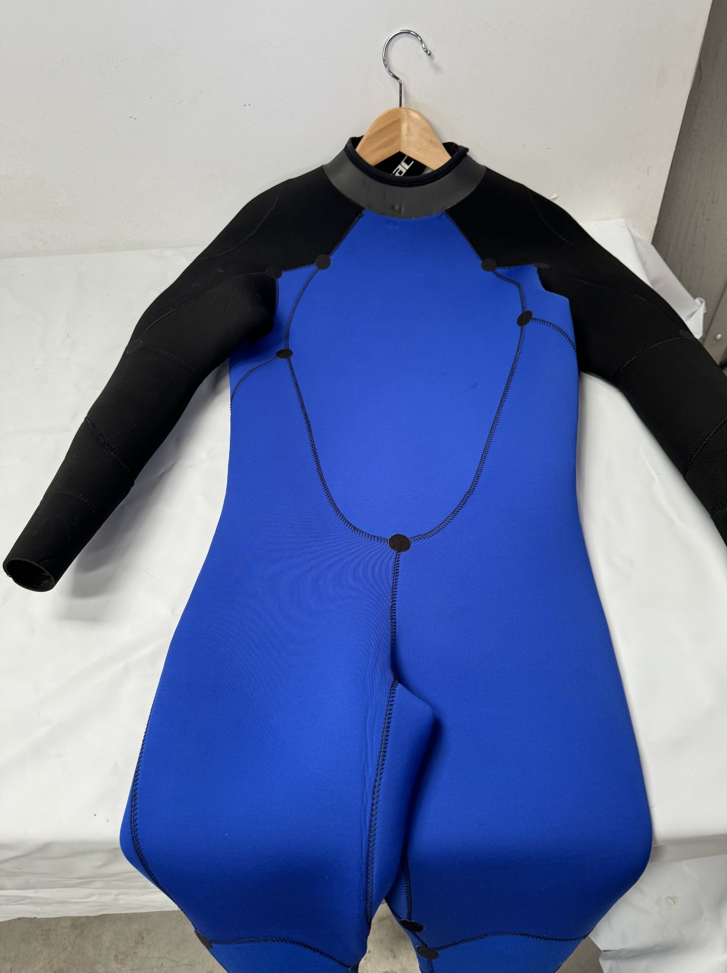 Six Various Wetsuits (Location: Brentwood. Please Refer to General Notes) - Image 15 of 17
