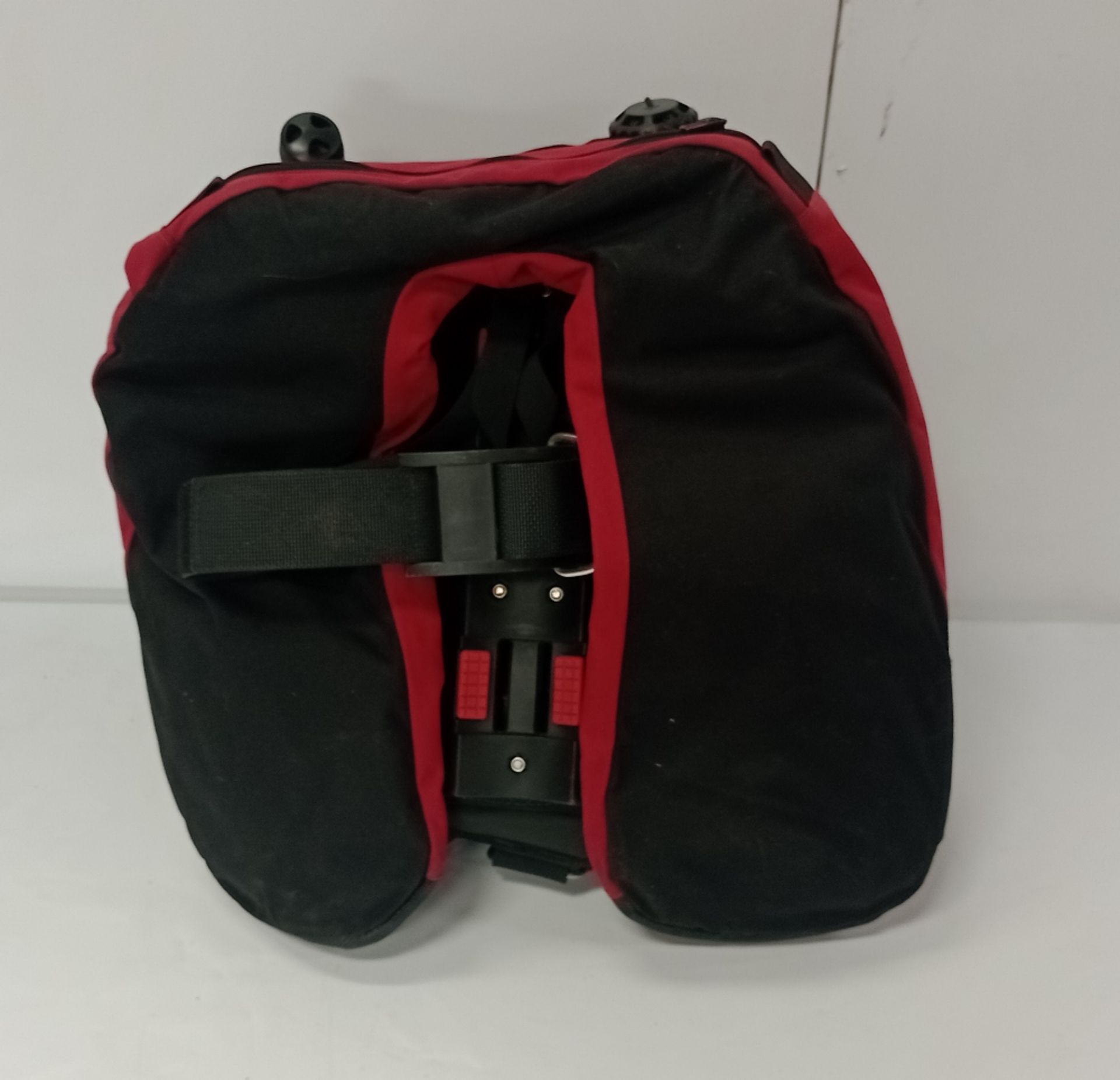 Hollis HD200 Buoyancy Control Device, Size S (Location: Brentwood. Please Refer to General Notes) - Image 3 of 5
