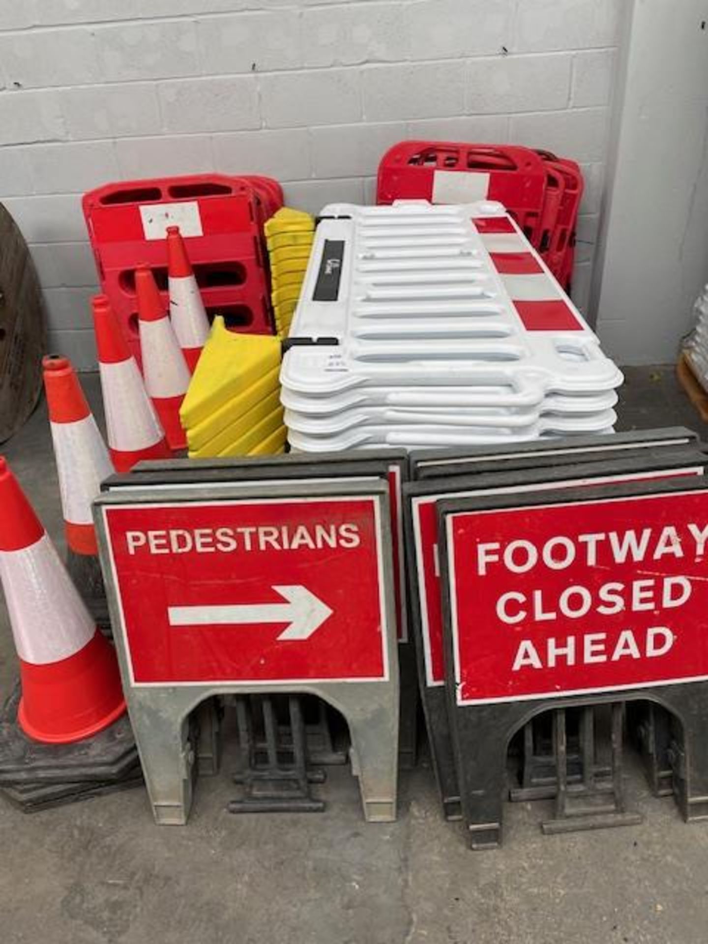 14 Barriers, 20 Cones, 6 Signs & Pedestrian Barriers (Location: Harlow. Please Refer to General