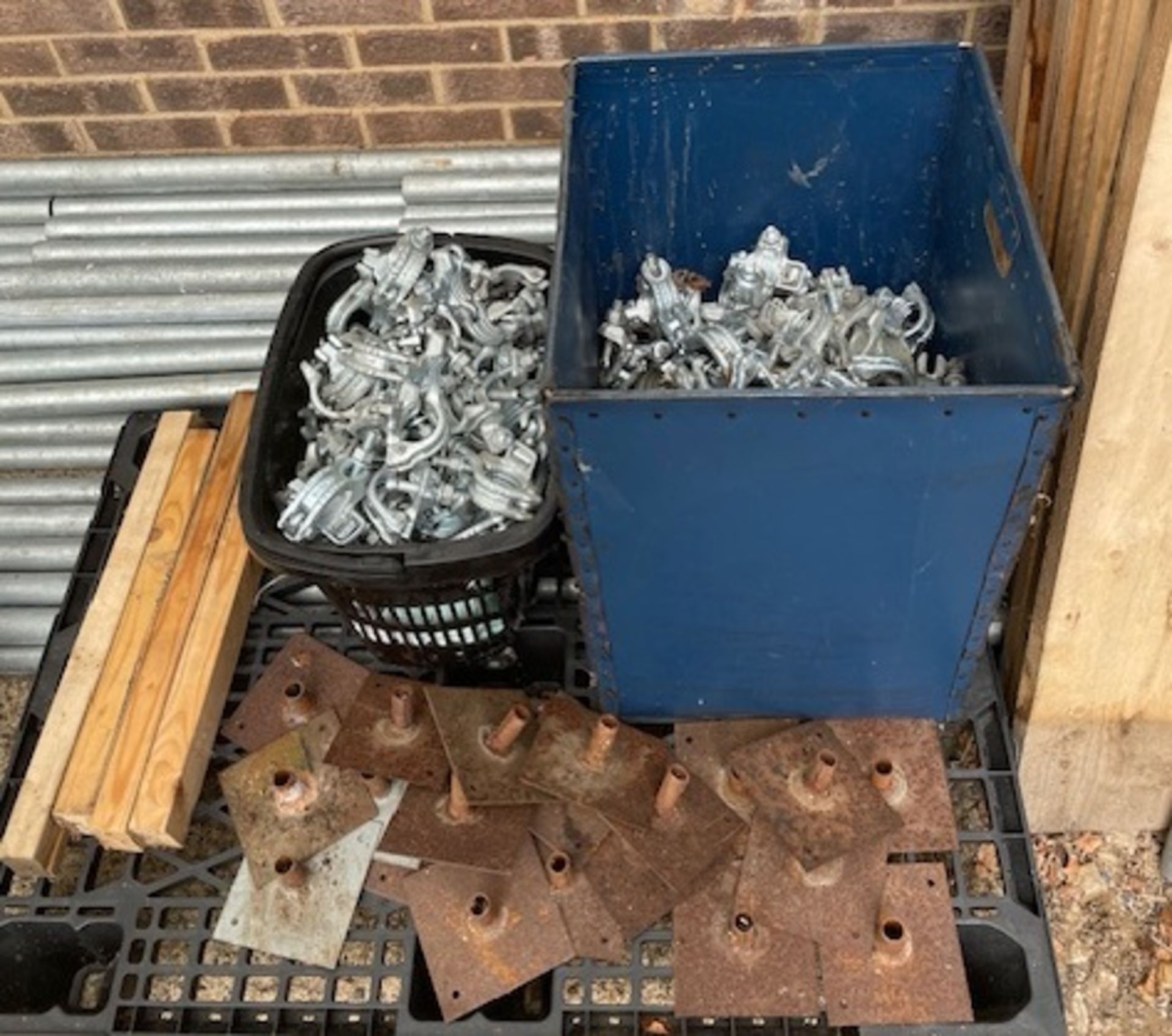 Quantity of Galvanised Scaffold Tube, Fittings, Boards & Base Plates (Rear Yard) (Location: Earls - Image 3 of 4